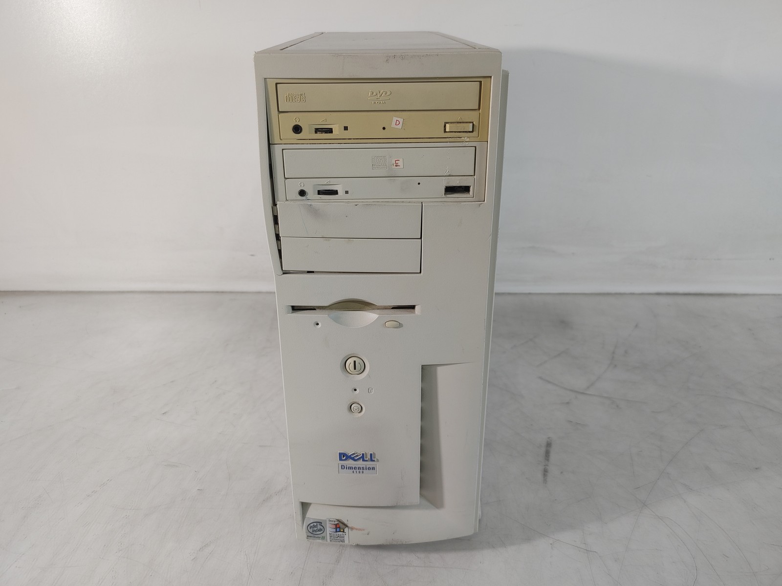 Vintage Dell Dimension 4100 Intel Pentium III 1.00 GHz 128 MB SDRAM Desktop