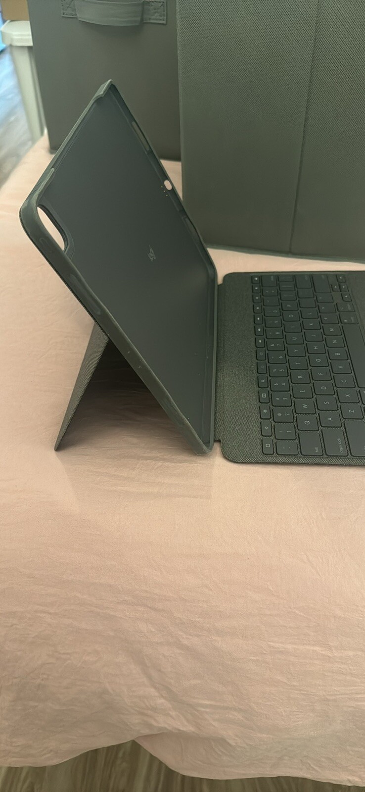 UsedLike New Logitech Combo Touch Keyboard Case for 12.9″ Apple iPad Pro 5th Gen