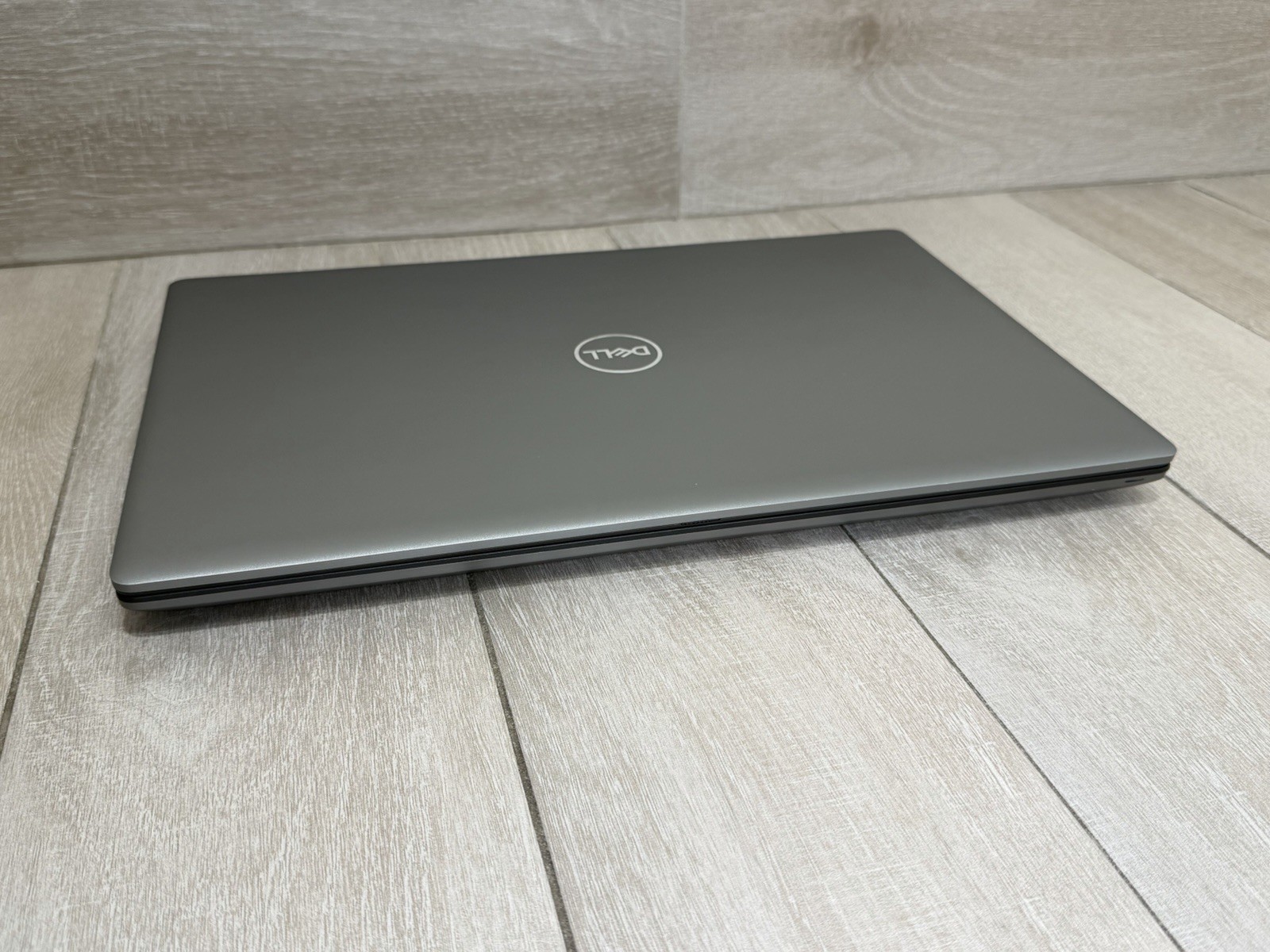 Dell Precision 7760 17.2″ Intel Xeon W-11855M 3.20GHz 16GB RAM 256GB SSD NVMe