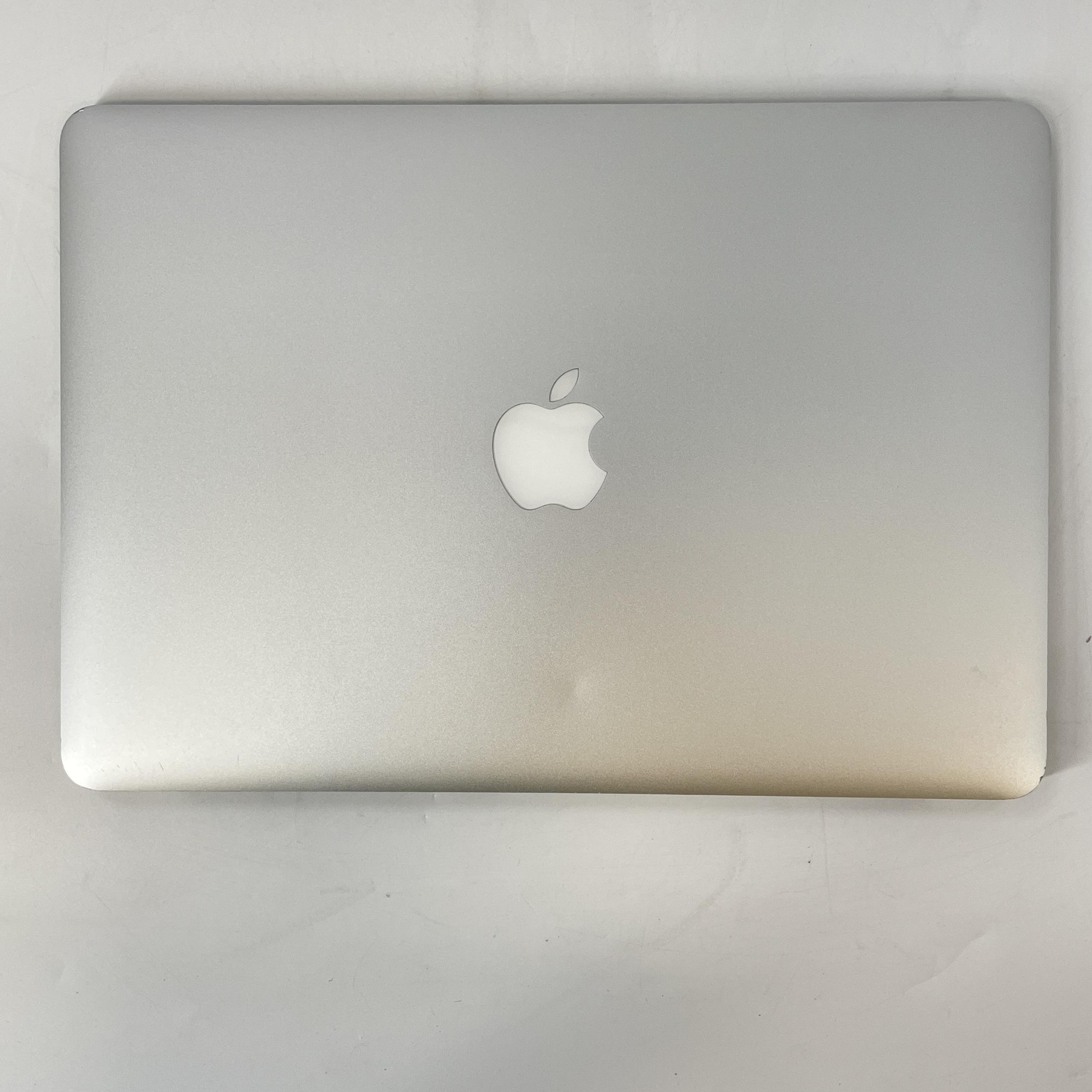 MacBook Air 13 Silver Early 2015 1.8 GHz Intel Core i5 5th Gen. 8GB 1TB SSD Good