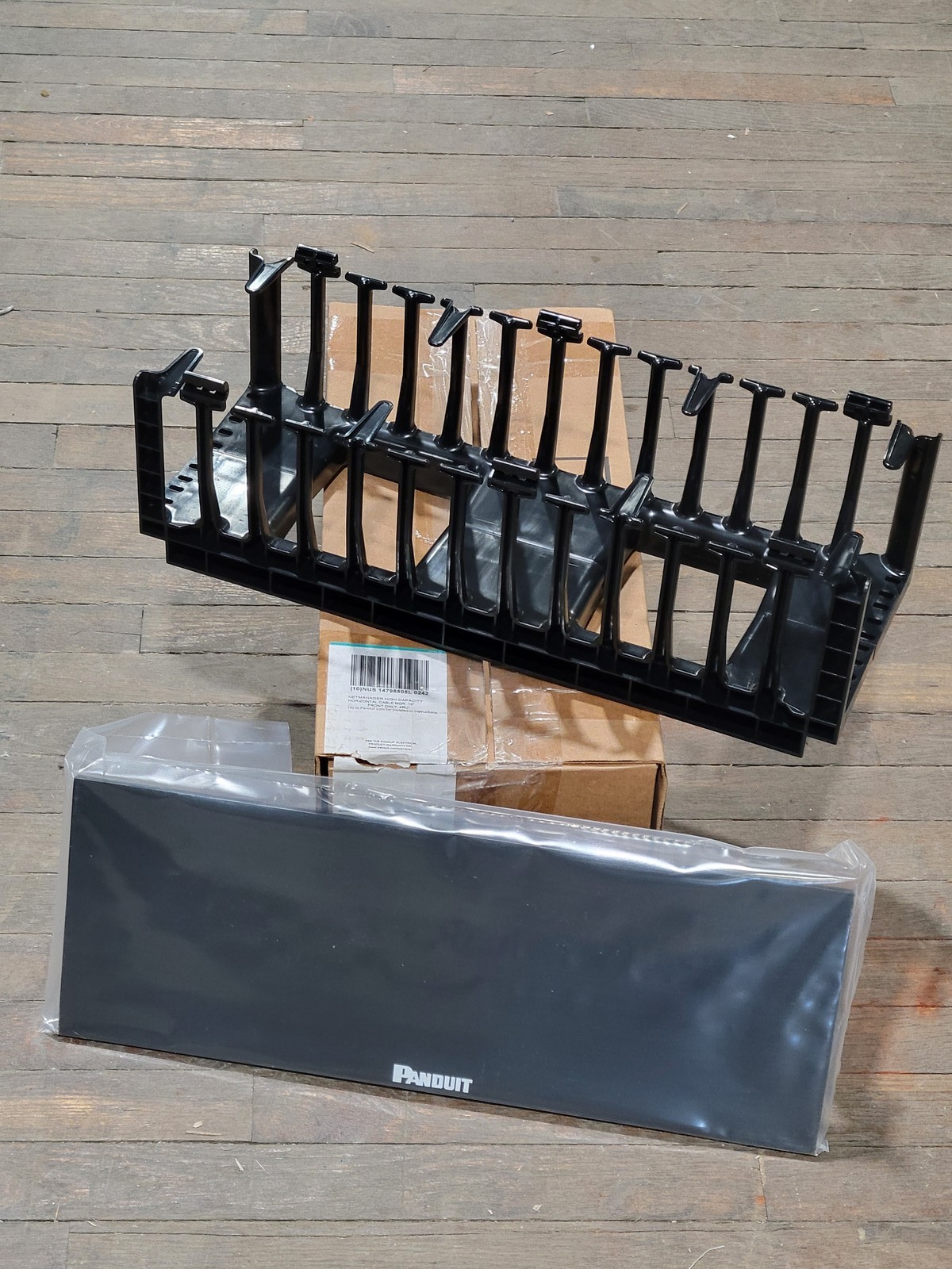 Panduit NMF4 Rack Mount Horizontal Cable Manager Non-Metallic 19″ BLACK NIB