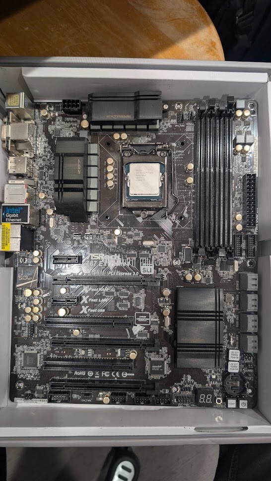 ASRock Z87 EXTREME4 PCI Express 3.0 Motherboard with Intel i-5-4670K 3.4GHZ