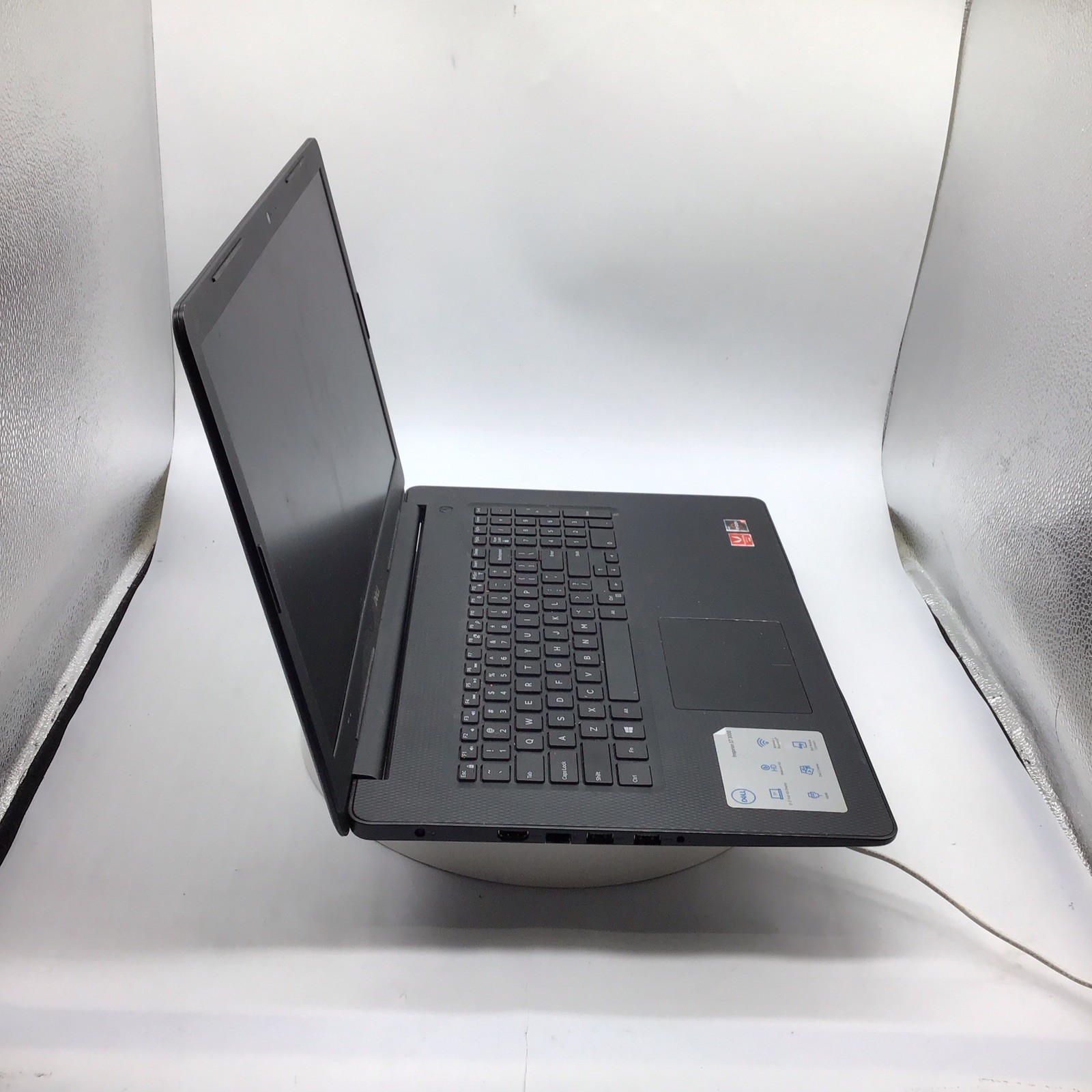 Dell Inspiron 3785 17.3″ Laptop Ryzen 5 2500U 12GB RAM 1TB SSD Windows 11 Pro U