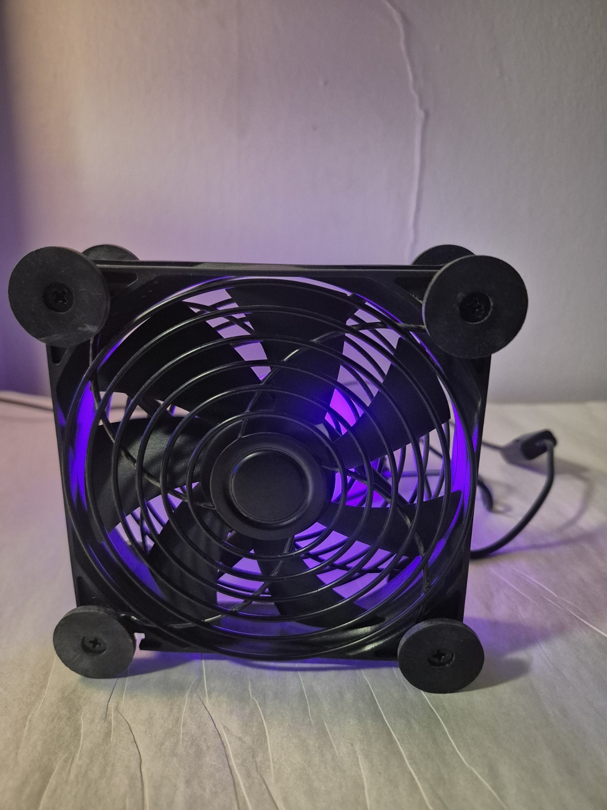 AC Infinity MULTIFAN S7 USB Table Cooling Fan super quiet. working well.