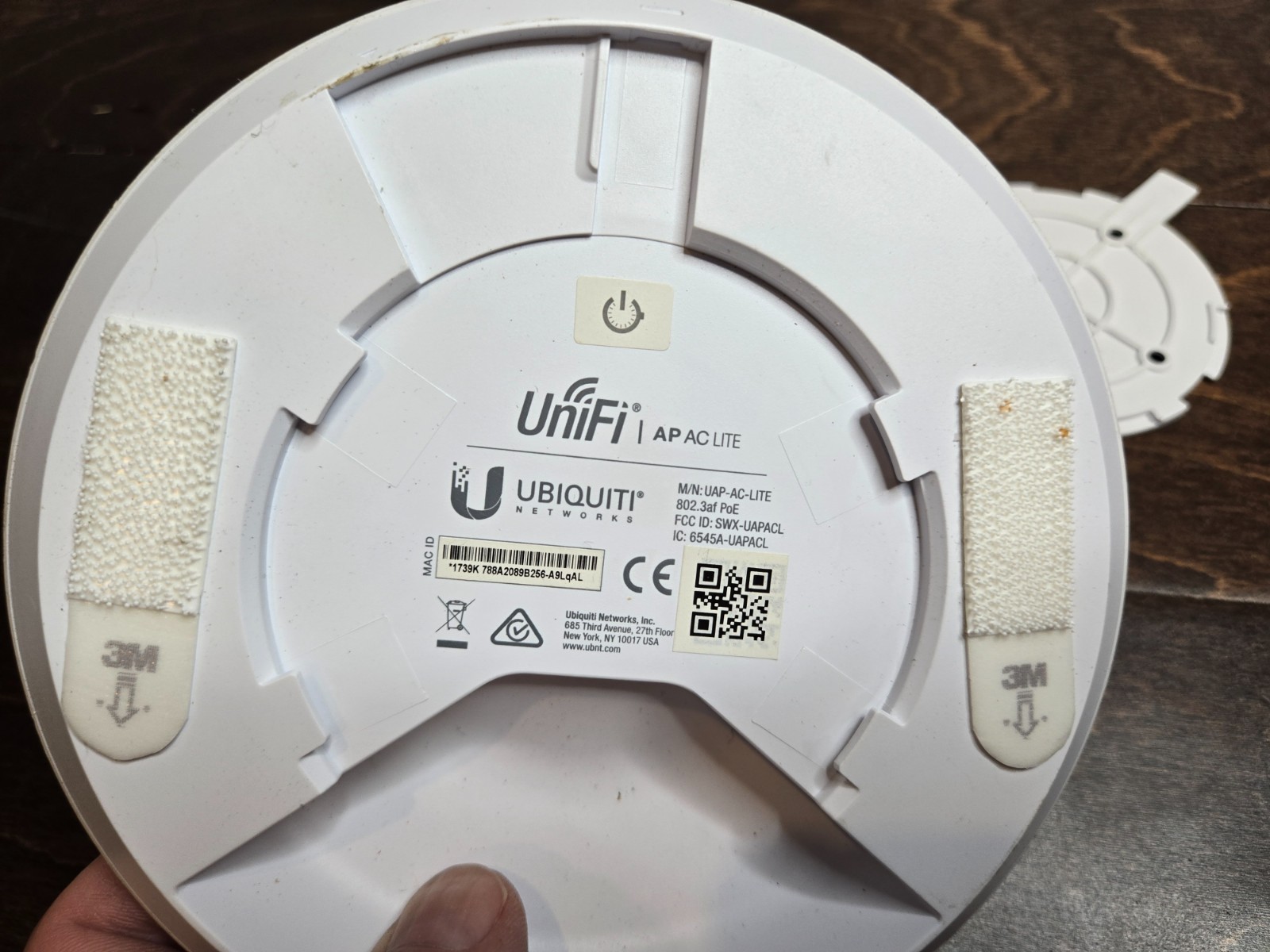 Ubiquiti UniFi AP (UAP-AC-LITE) Wireless Access Point Indoor