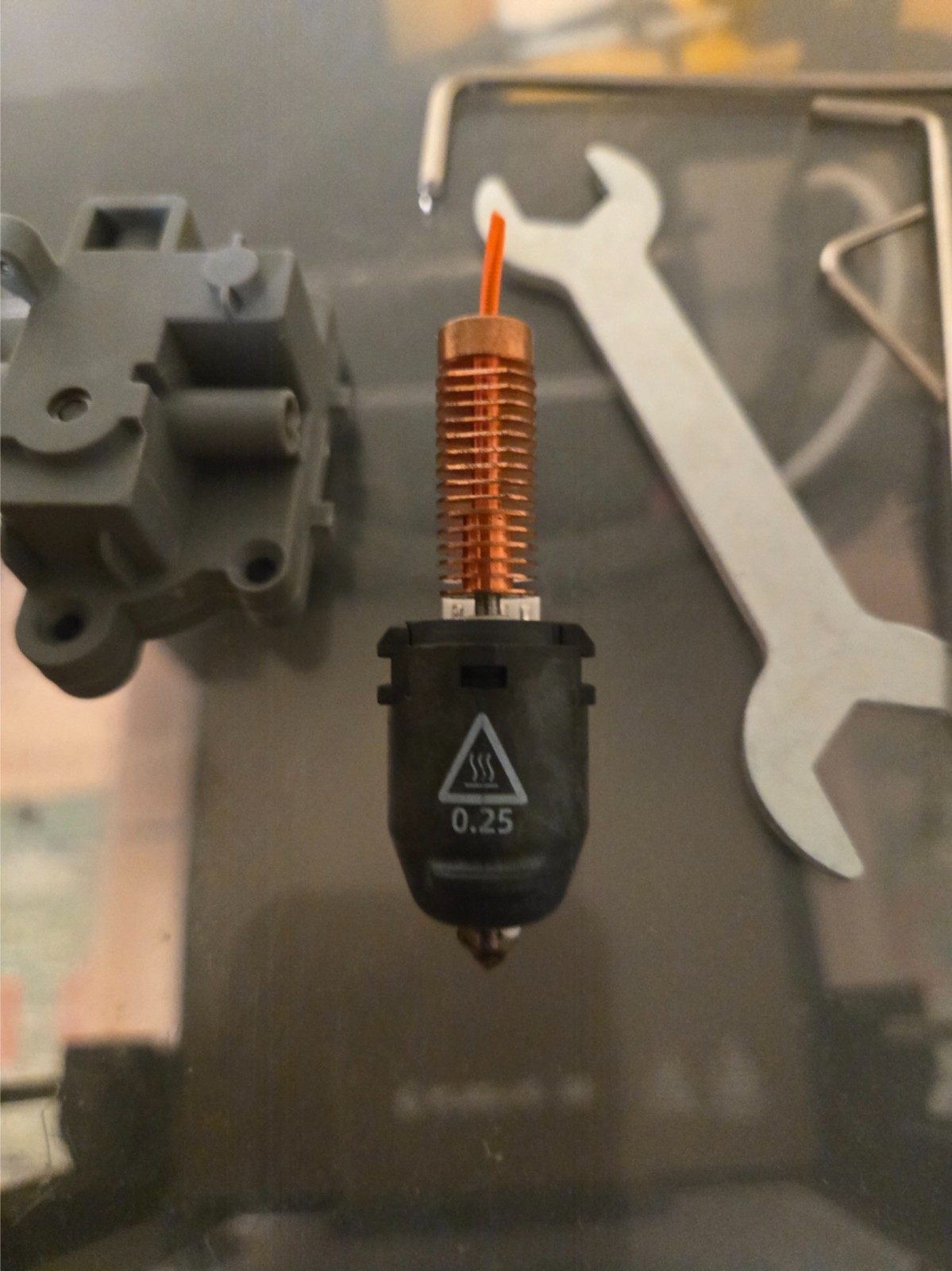Flashforge Adventurer 5M 3D Printer – Fully enclosed, 0.4mm and 0.25mm nozzles