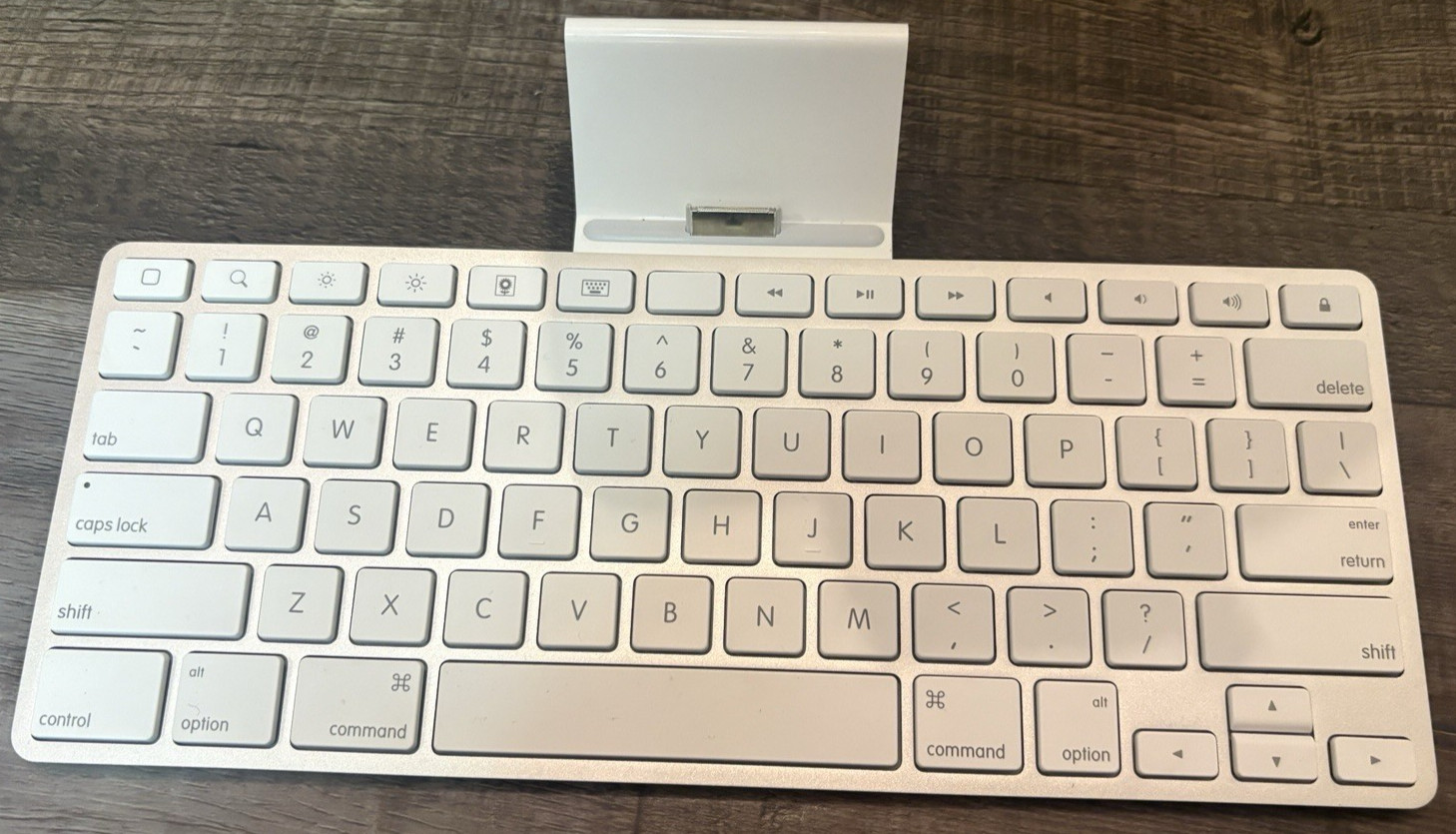 1st Gen Apple iPad Keyboard Dock A1359 w/ Original Box