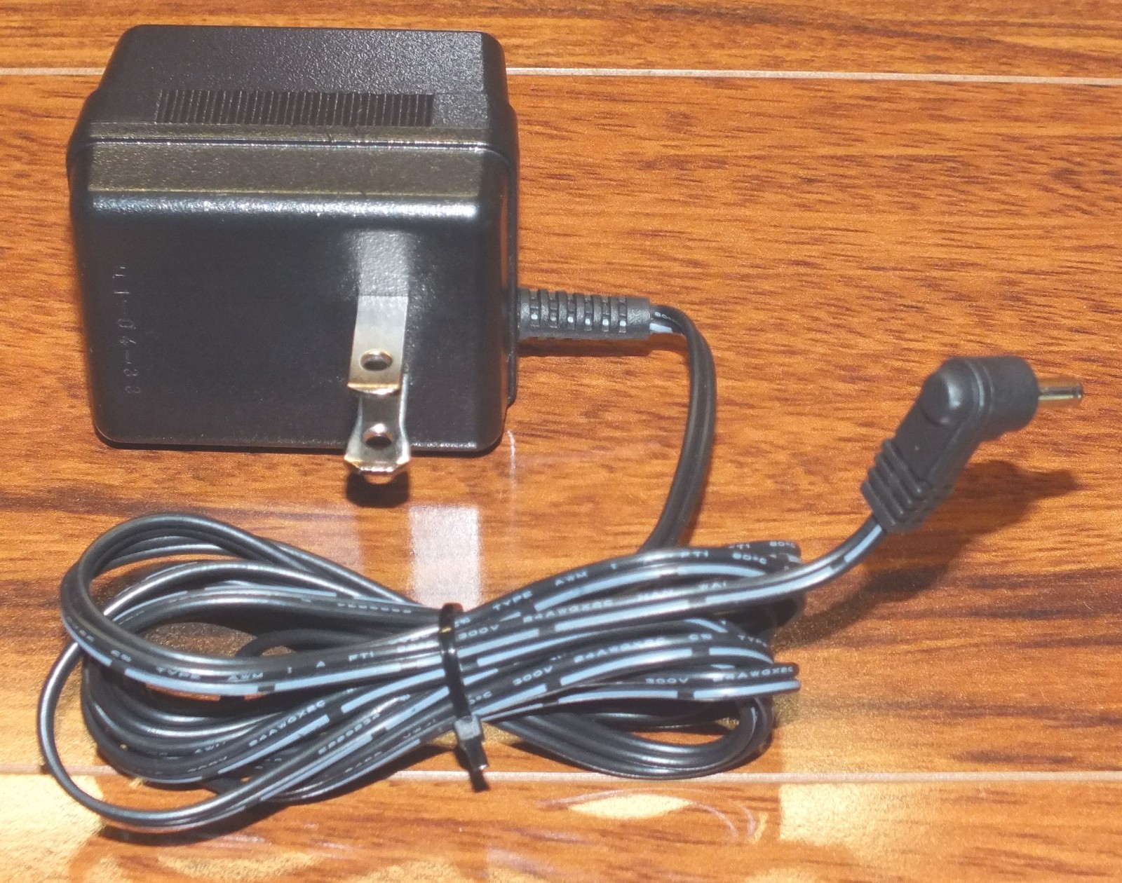 Unbranded Class 2 AC Adapter Black Power Supply (KU35-5-500D) Output: 5VDC 500mA