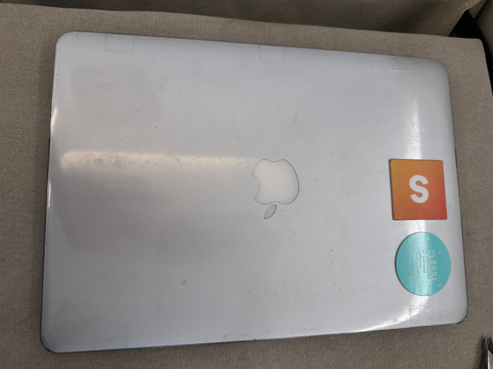 2015 MacBook Air, 13 Inch, 1.6GHz i5, 8GB RAM, 128SSD – Please Read Description