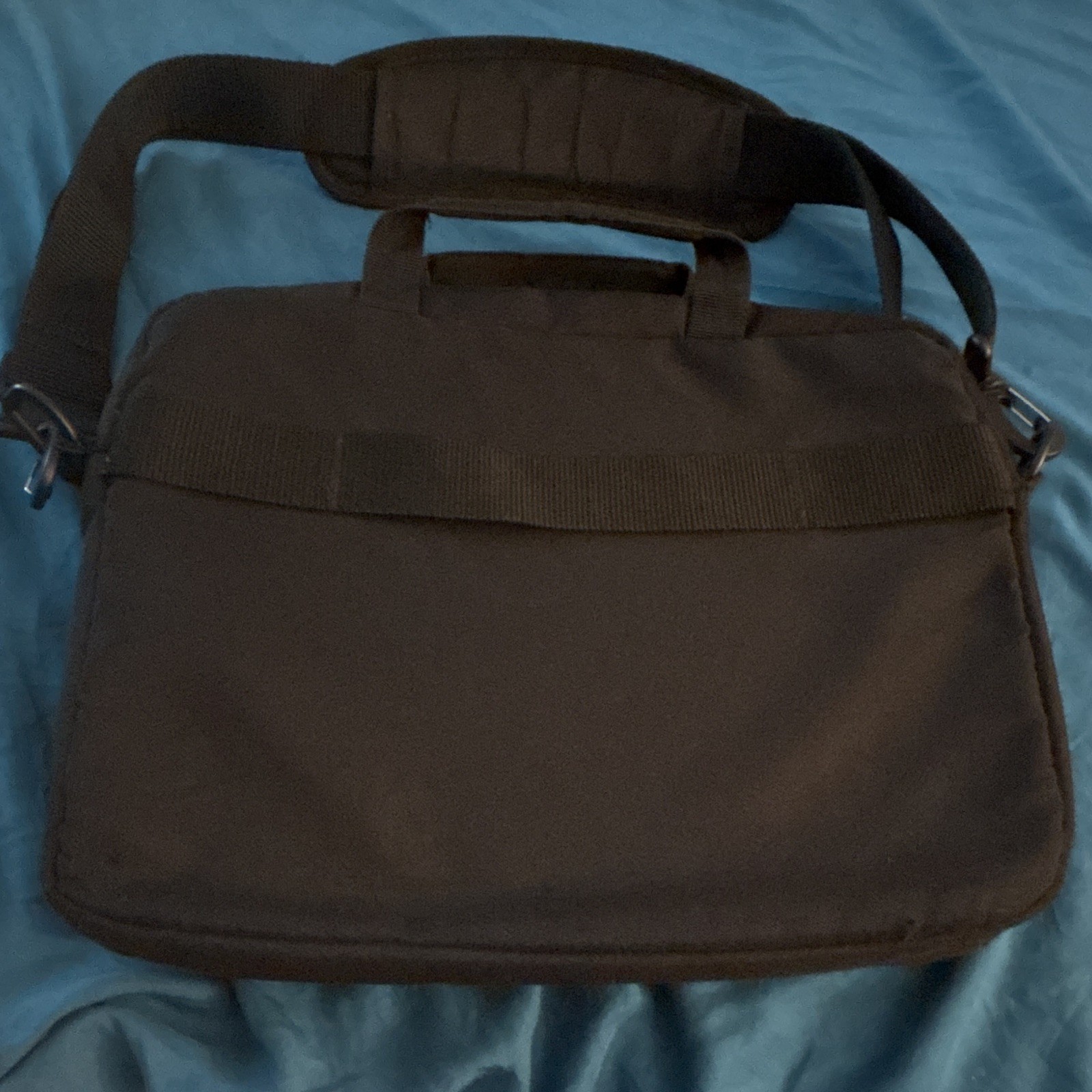 Amazon Basics Black Padded Solid 15in Laptop Shoulder/Messenger Bag Nylon