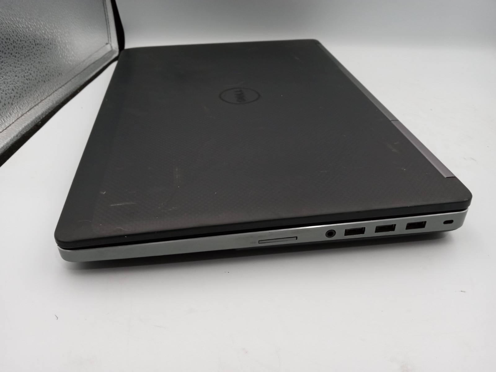 Dell Precision 7520 15.6″ Laptop i7-7820HQ 4GB 128GB SSD W11 -NO BATT -READ -RR