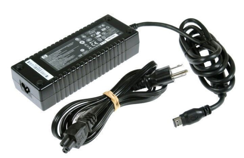 393953-001 – AC Adapter (19V/ 7.1 a/ 135 w) with Power Cord