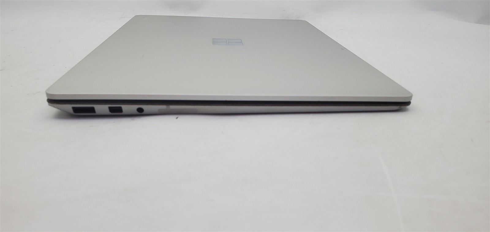13.5″Microsoft Surface Laptop 2 1769 i5-8250U 1.60GHz RAM 8GB NVMe 128GB