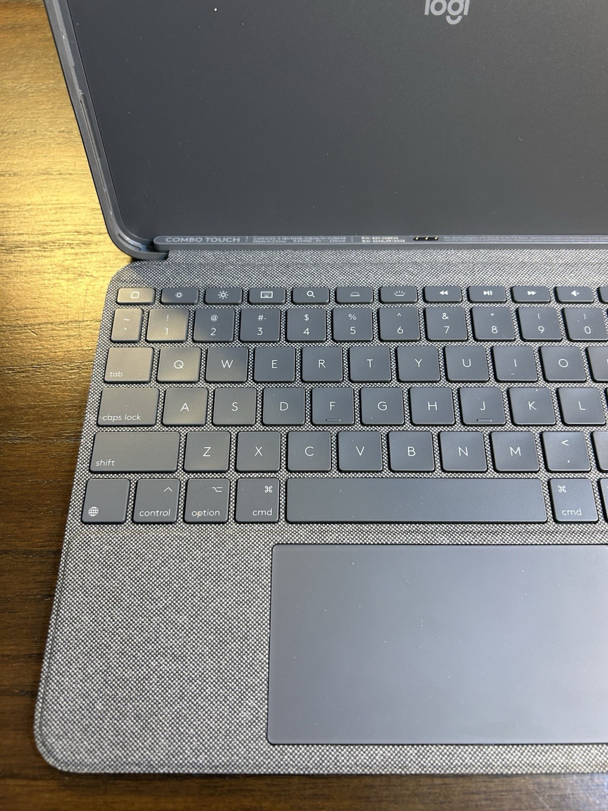 Logitech Combo Touch Keyboard Case w/ Trackpad for iPad Pro 11” 1st 2nd 3rd Gen