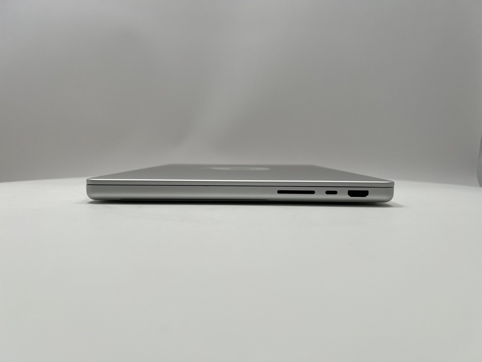 MacBook Pro (2021) 14″ – M1 Max 32-Core GPU – 64GB 2TB – AC+ 8/27 • 75 Cy (Read)