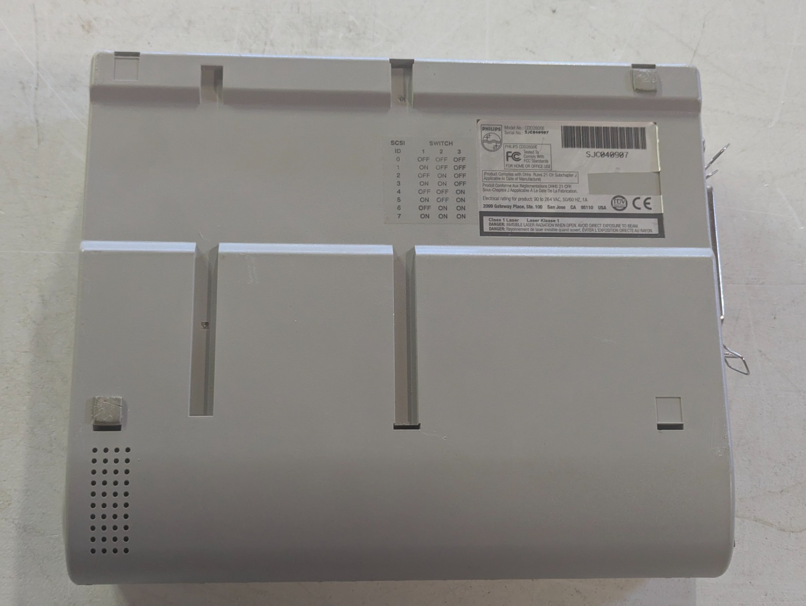Philips CDD2600E External SCSI-2 4x CD-R Recorder Drive w/ Terminator