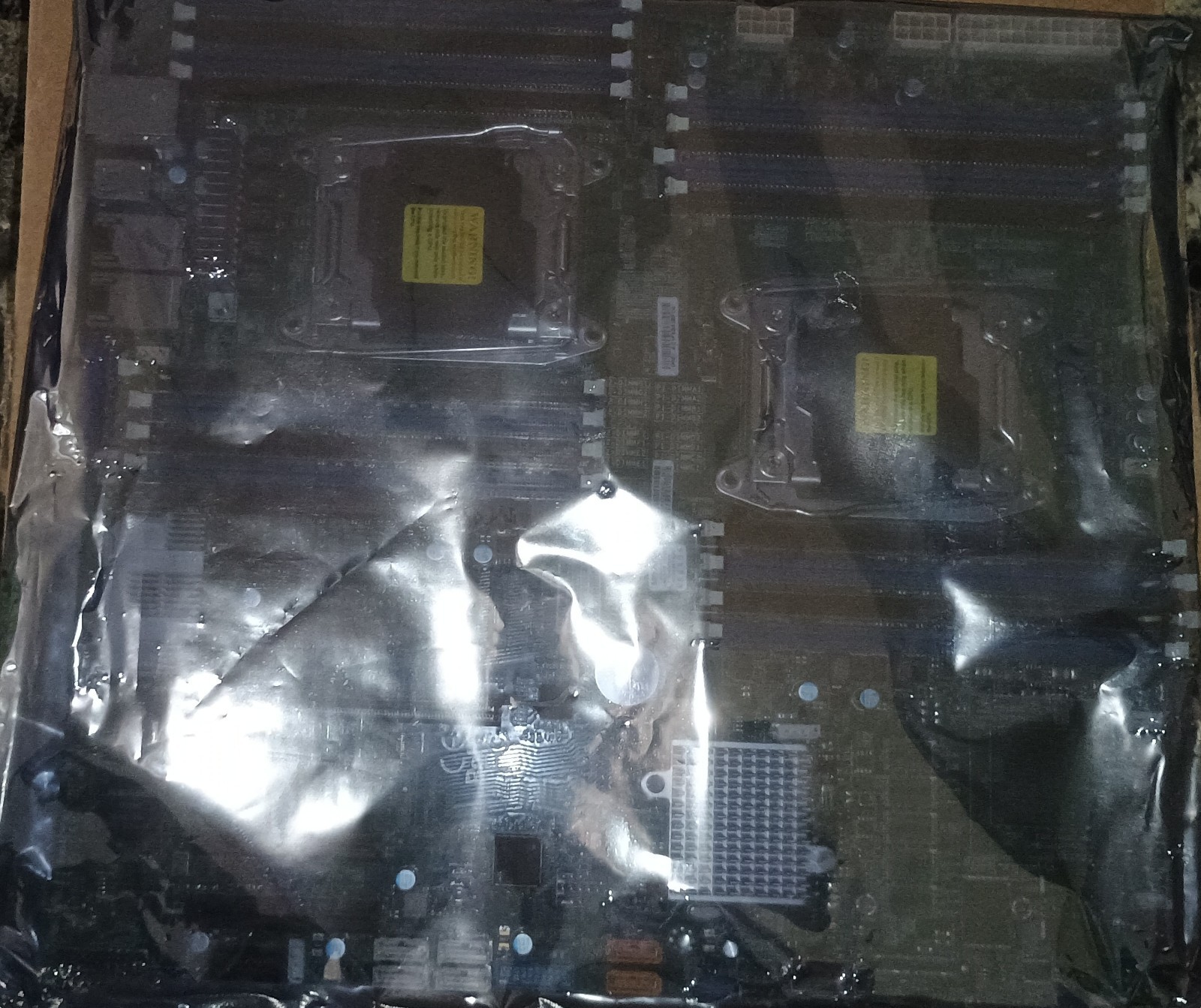Supermicro X10DRH-iT Dual Intel XEON E5-2600v3/v4 LGA2011-v3 E-ATX Motherboard