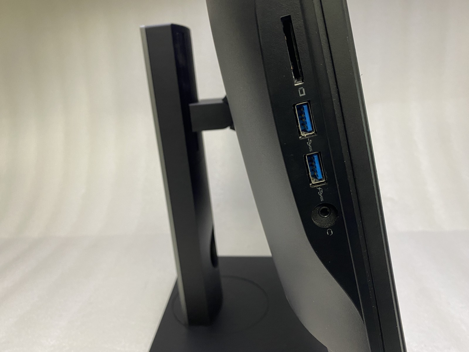 Dell OptiPlex 7440 AIO 23″ Core i7-6700 3.4GHz 16GB RAM 500GB HDD NO OS Good