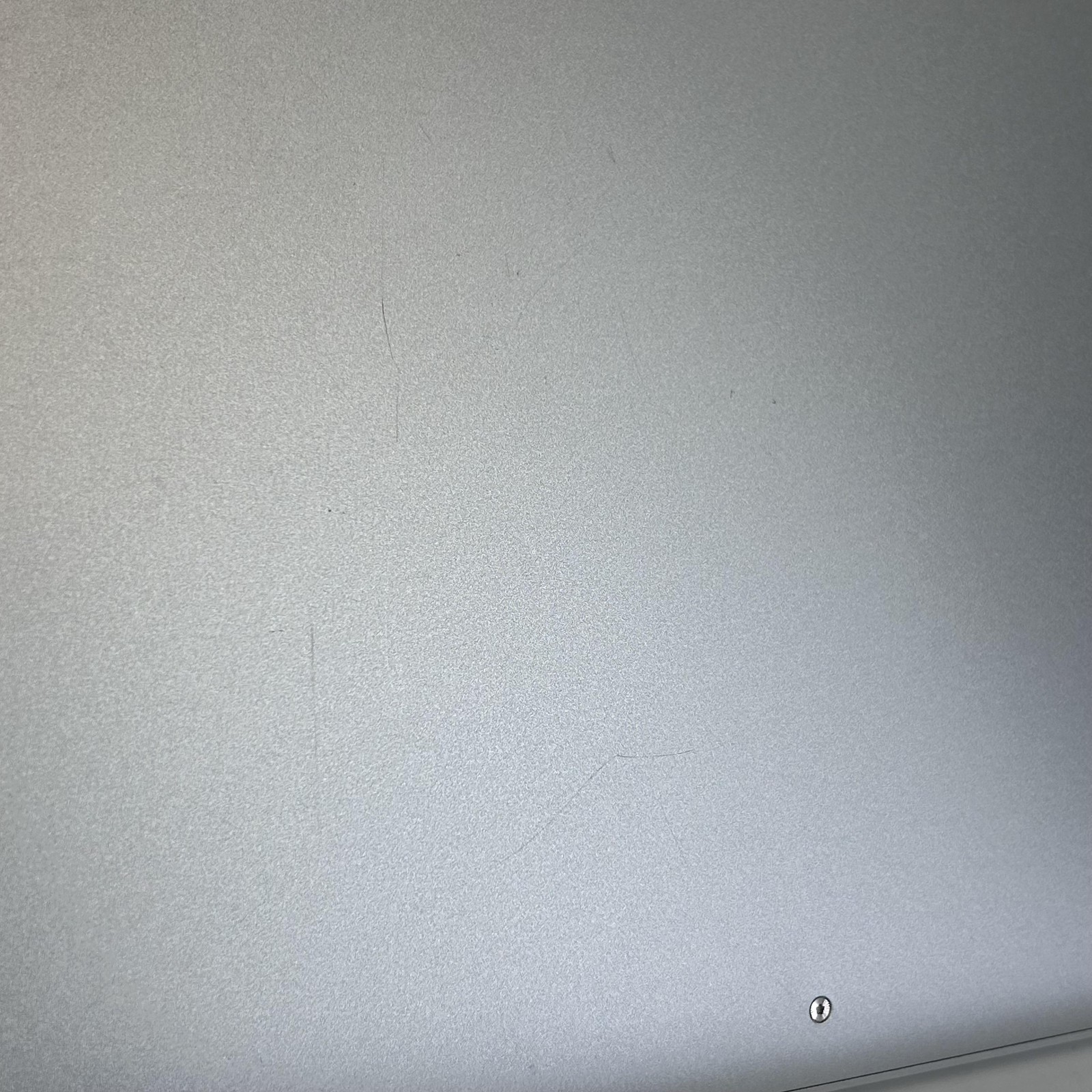 MacBook Pro Retina 15 Silver 2015 2.2 GHz i7 4th Gen. 16GB 256GB SSD Good
