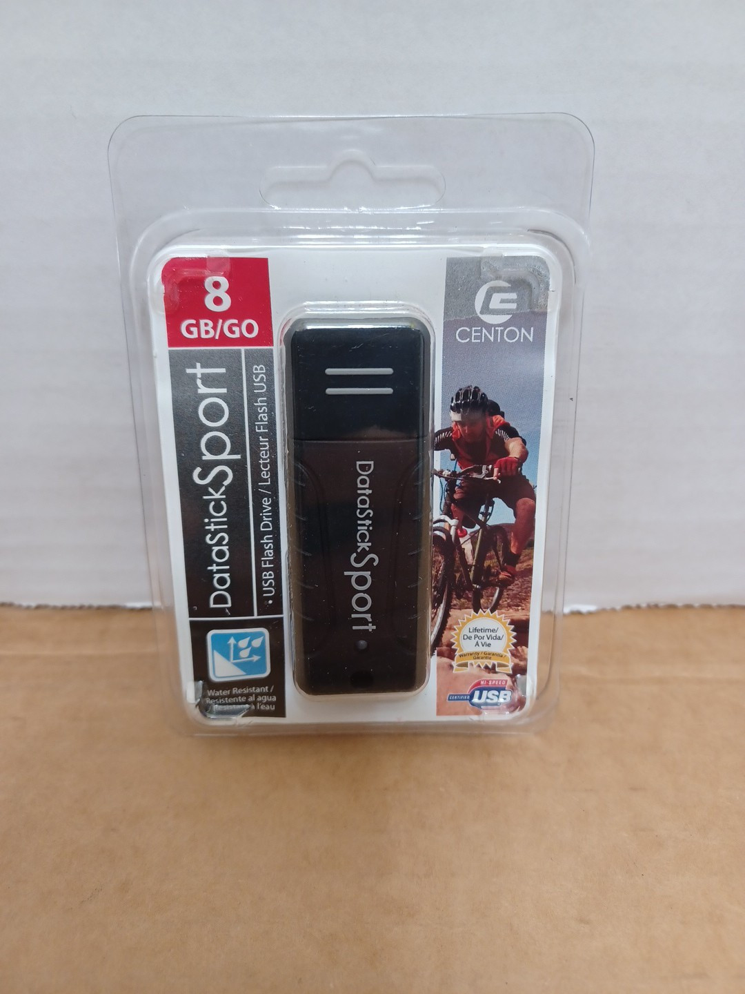 Centon 8GB DataStick Sport Water & Shock Resistant Plug & Play USB RCDSW8GB-001