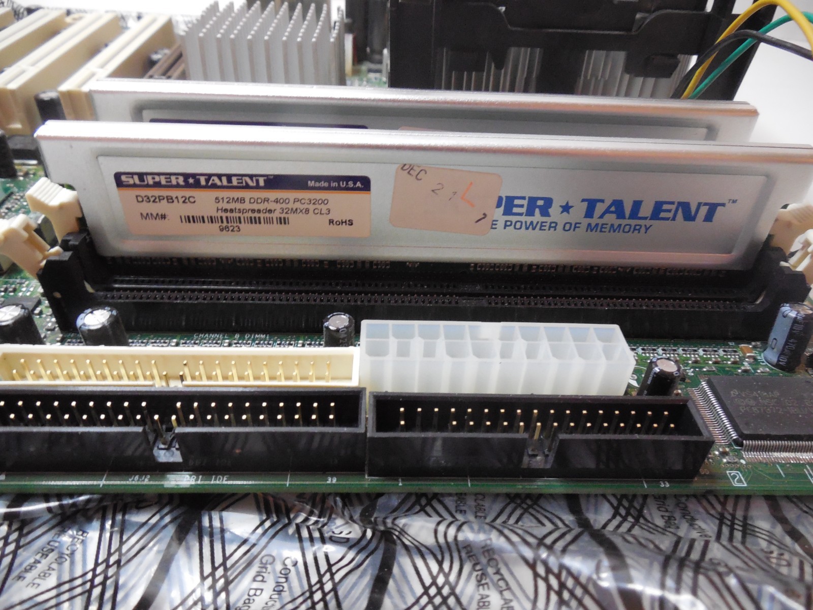 Intel D865GBF D865PERC Socket mPGA478B Motherboard P4 2.8GHz 1024MB DDR 2(512mb)
