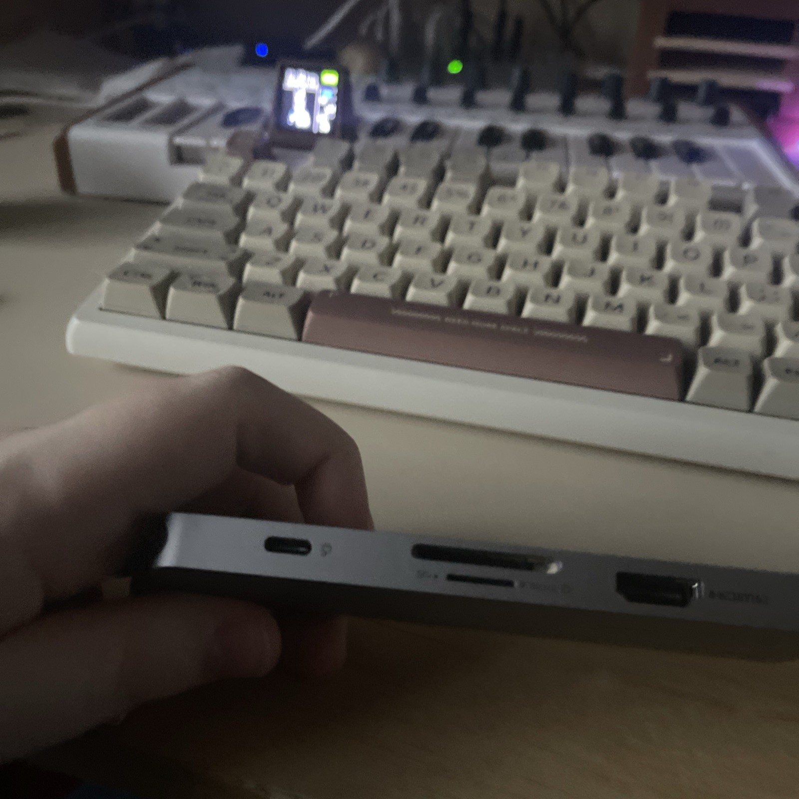 MOKiN 8 in 1 USB-C Hub Multi-Function Docking Station MOUC0218