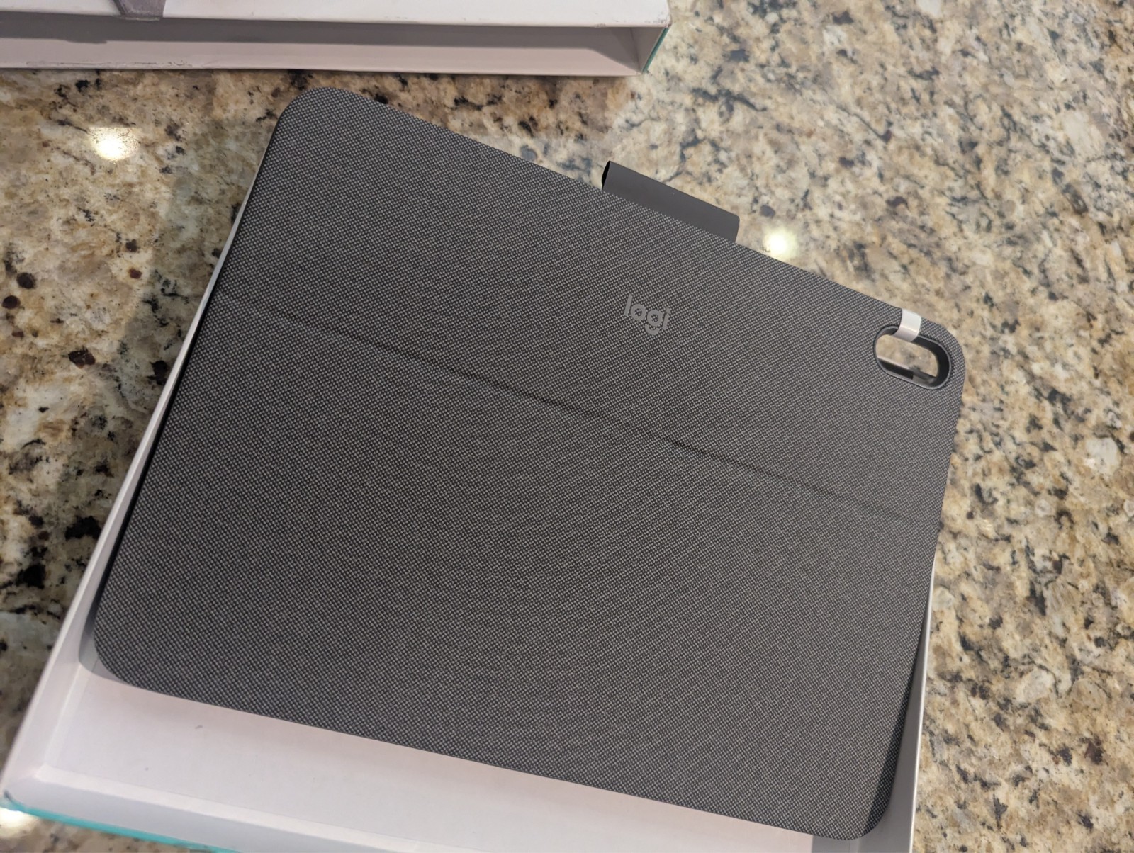 Logitech Combo Touch Case and Keyboard for iPad 10th Gen A16 Oxford Gray