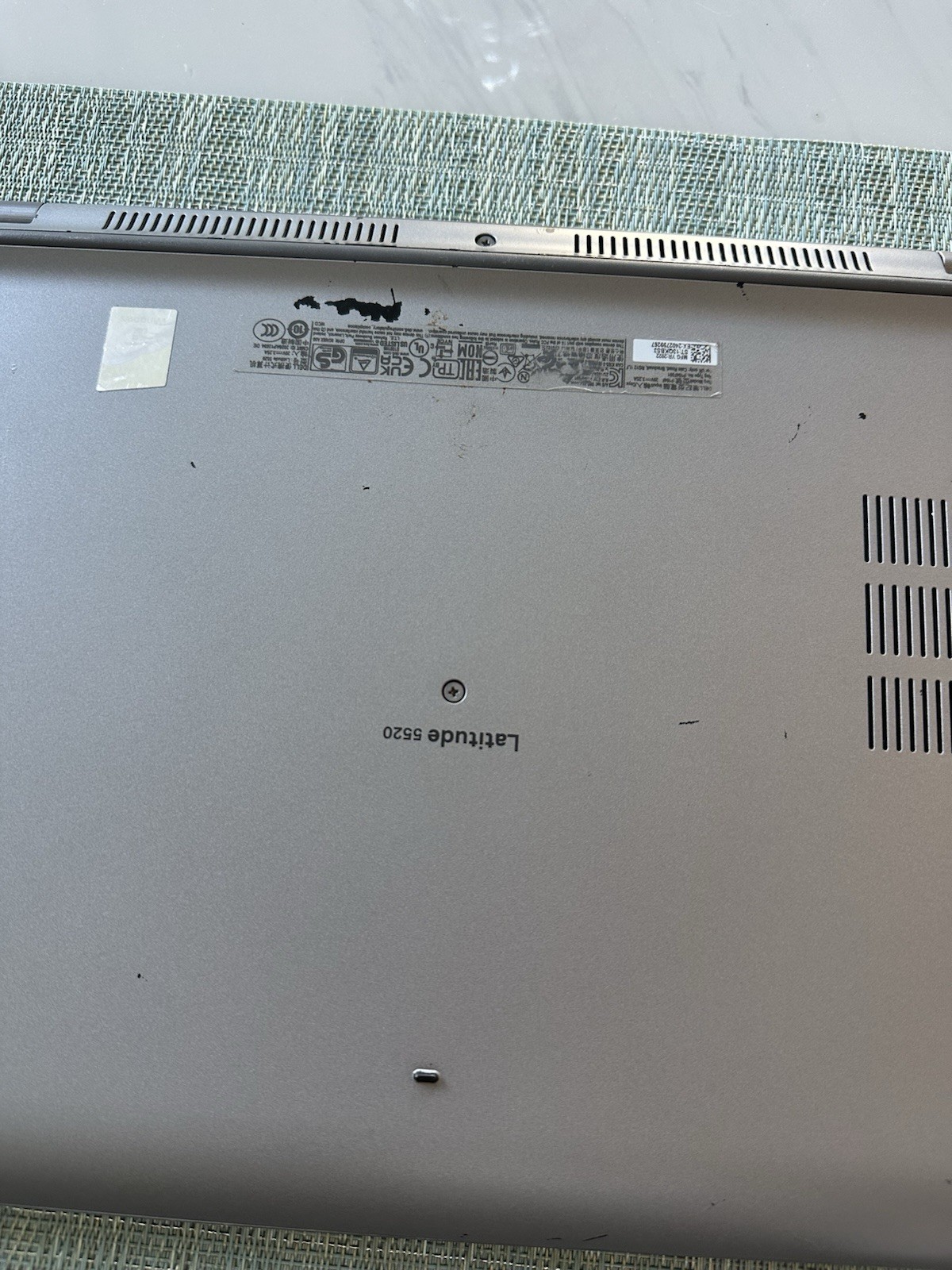 Dell Latitude touchscreen 5520 15.6″ (512GB SSD, i7-1185G7, 3.00 GHz, 16GB)…