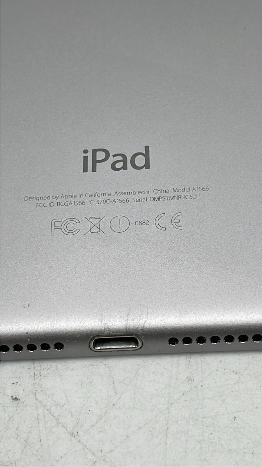 Apple iPad Air 2 A1566 9.7″ Space Gray Wi-Fi Tablet