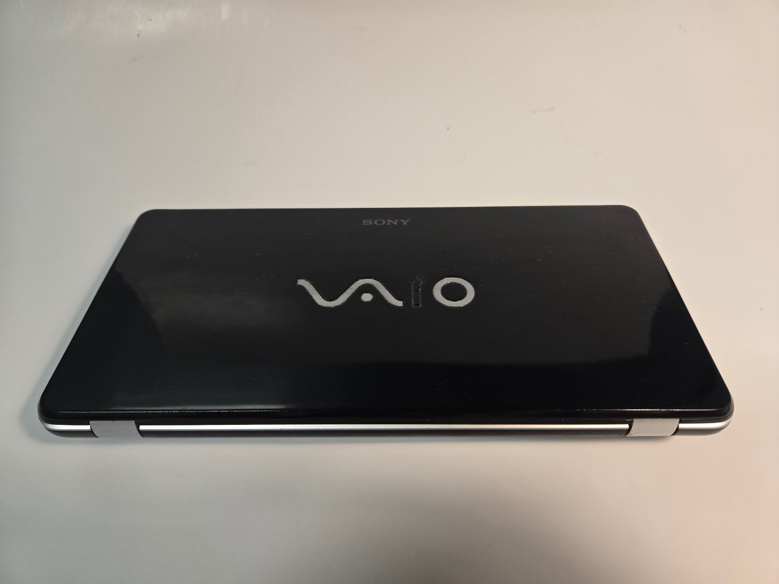 Ultra Portable SONY VAIO P VGN-P50/W Atom Z520 1GB HDD 80GB 8″ UWXGA Lubuntu