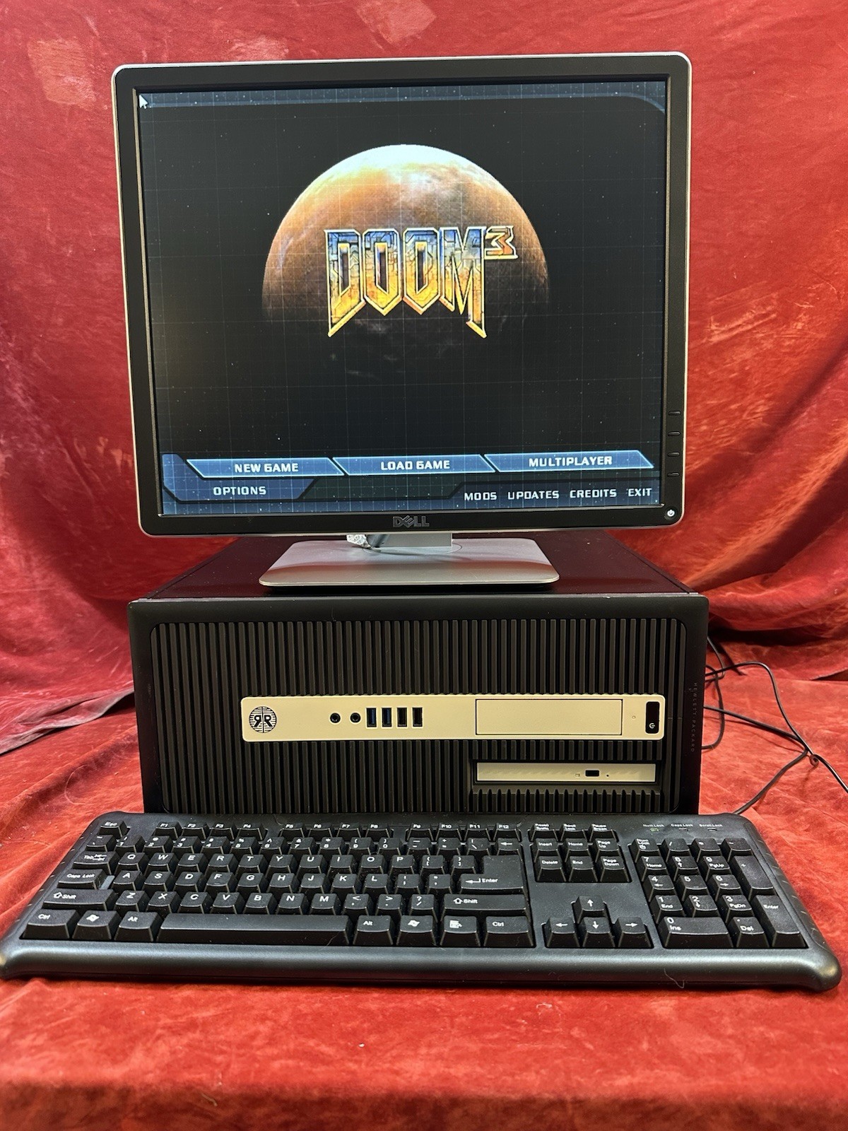 Windows XP Pro FAST Retro Style COMPLETE GAMING SYSTEM With Monitor runs CRYSIS