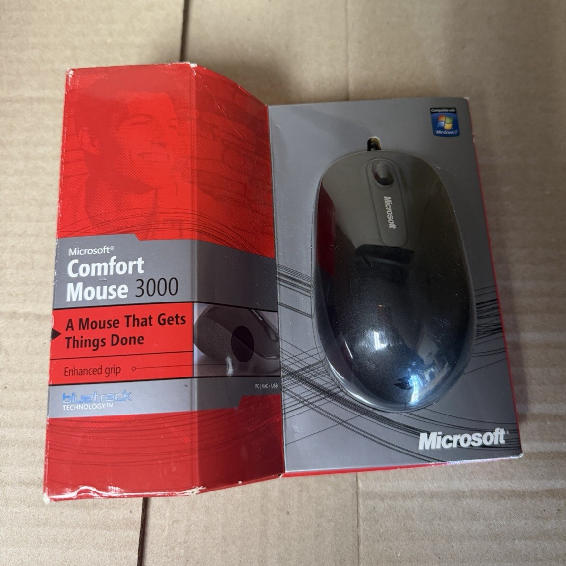 Microsoft Comfort Mouse 3000 Wired USB BlueTrack Ergonomic 3-Button Black