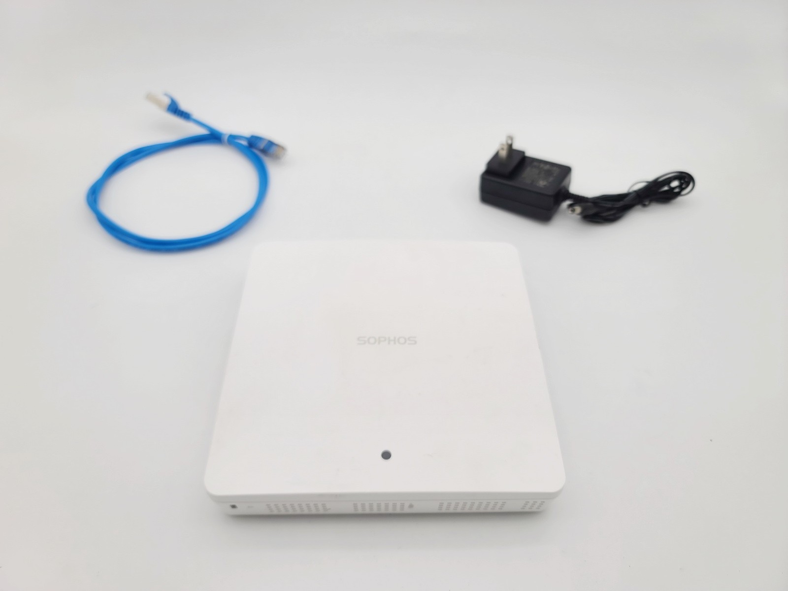 SOPHOS AP6 420 DUAL-BAND CLOUD MANAGED POE WI-FI 6 NETWORK ACCESS POINT W CABLE