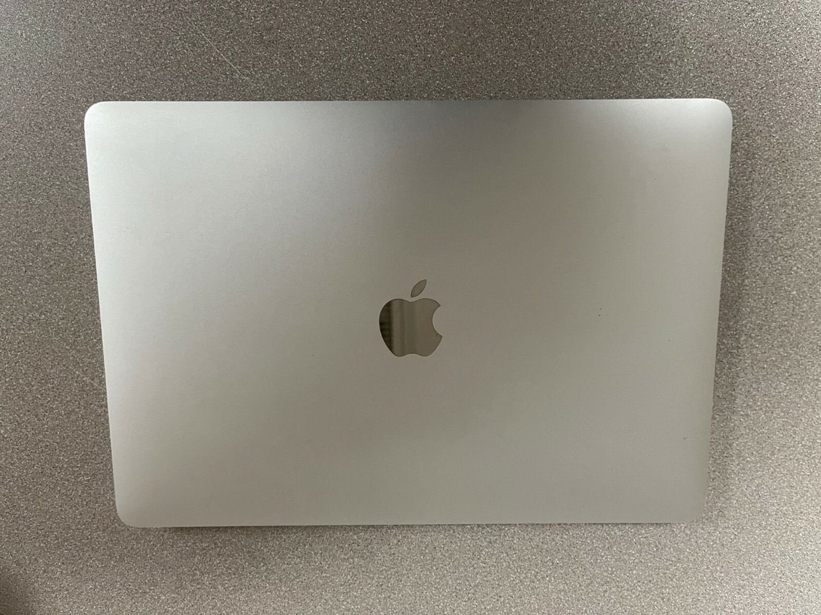 2016 Apple MacBook Pro 15″ Touch Bar i7 2.7ghz – Choose Specs – Average