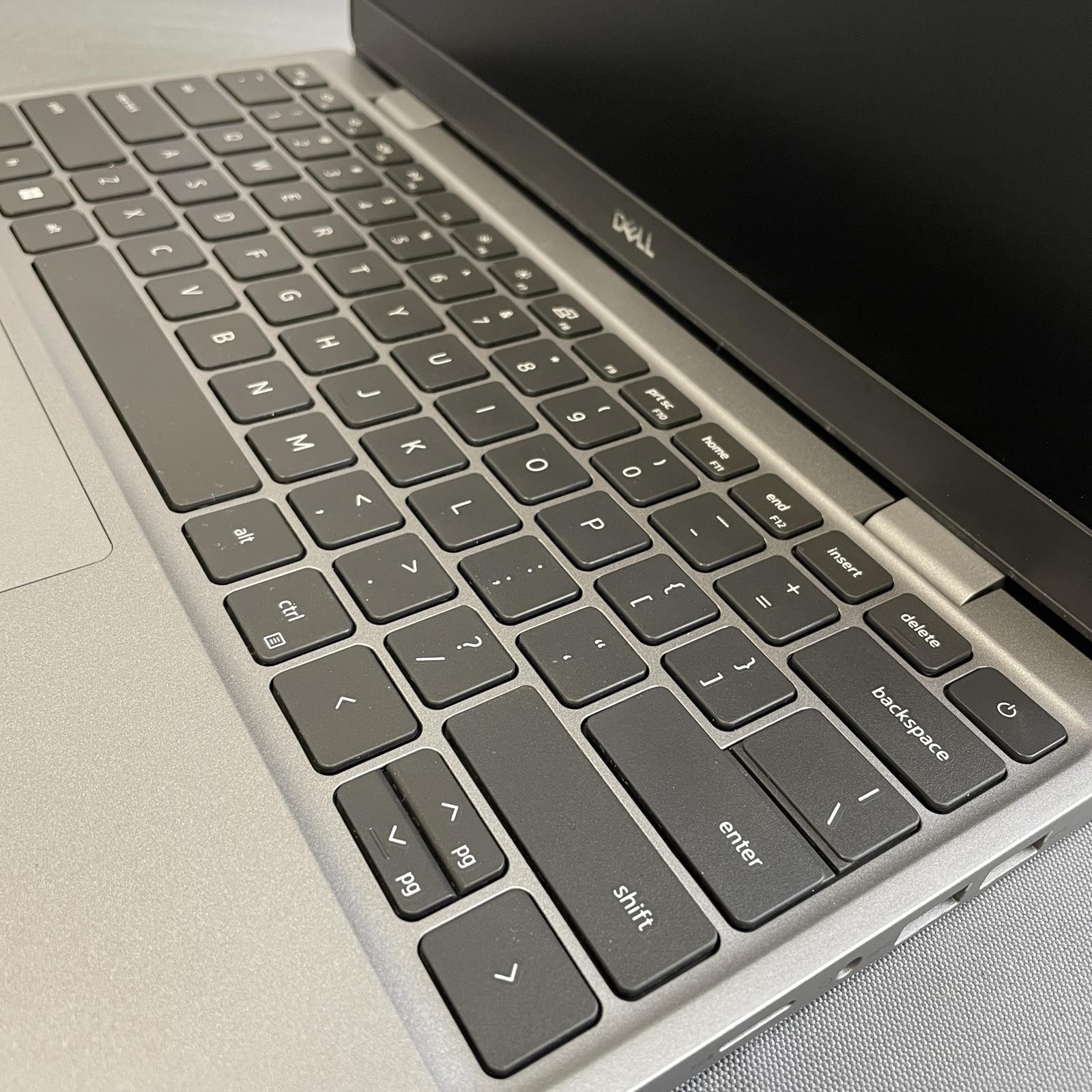 DELL Latitude 3320, Core i7-1165G7 8GB 256GB NVMe | Grade B/C, Excellent Bat