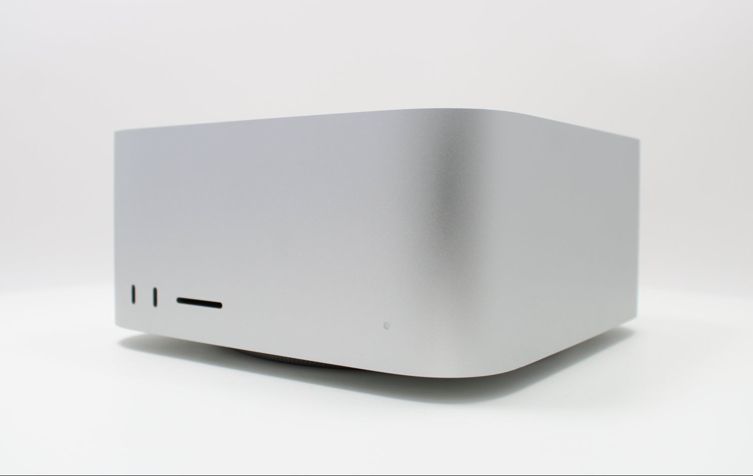 Mac Studio (2022) – Apple M1 Ultra • 64-Core GPU – 128GB RAM 2TB SSD – AC+ 03/27