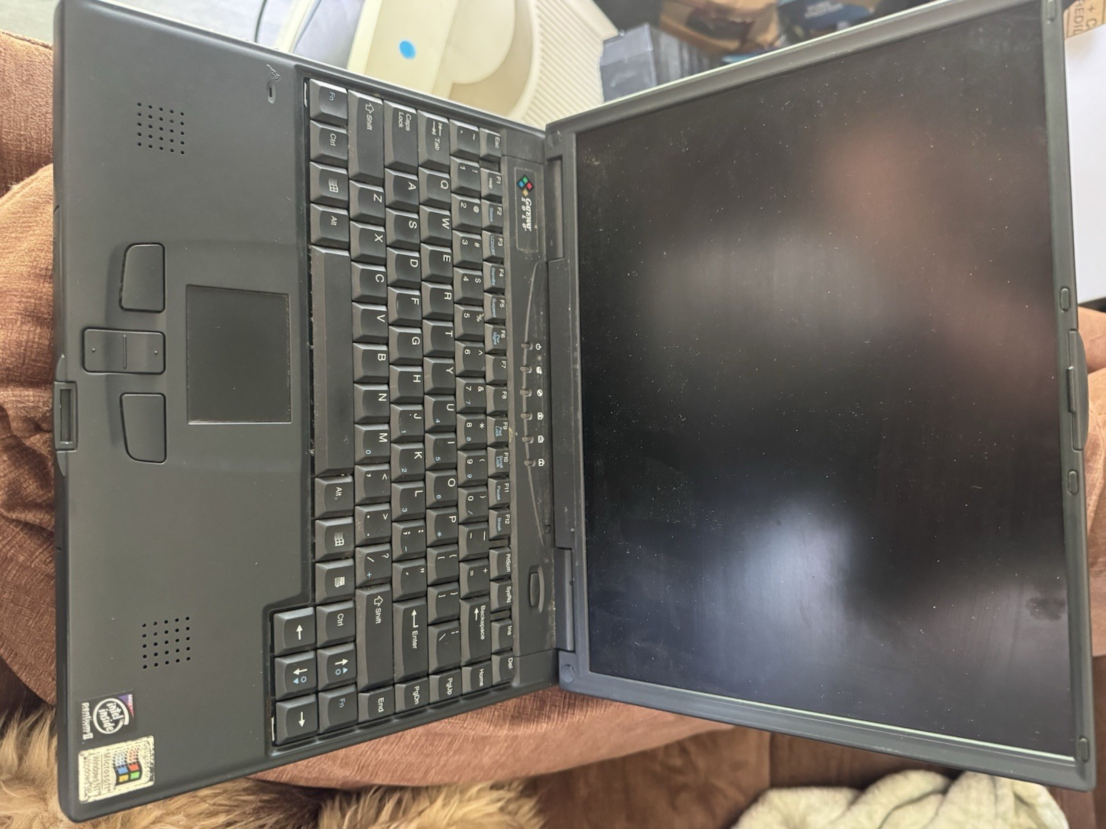 IBM ThinkPad 14″ Pentium III 850MHz 256MB 20GB HDD Windows NT Black 2000