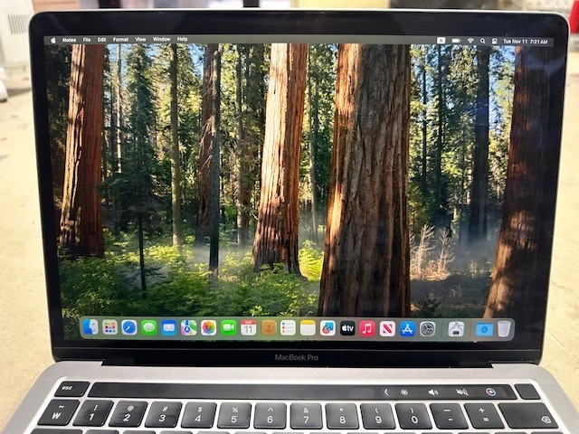 2020 Apple MacBook Pro 13″ 1.4Ghz – Choose Specs – Good Condition