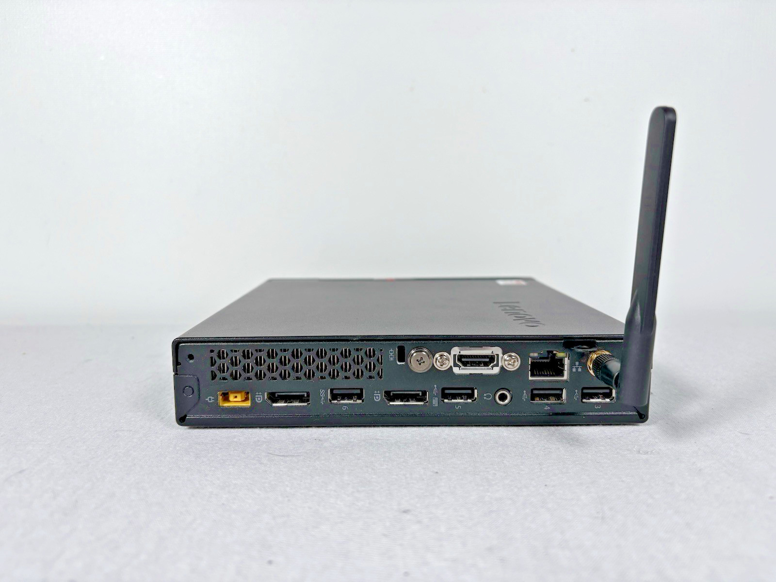 Lenovo ThinkCentre M715q Tiny PC AMD A6-8750E@3.0GHz 8GB RAM 128GB SSD W10 Pro