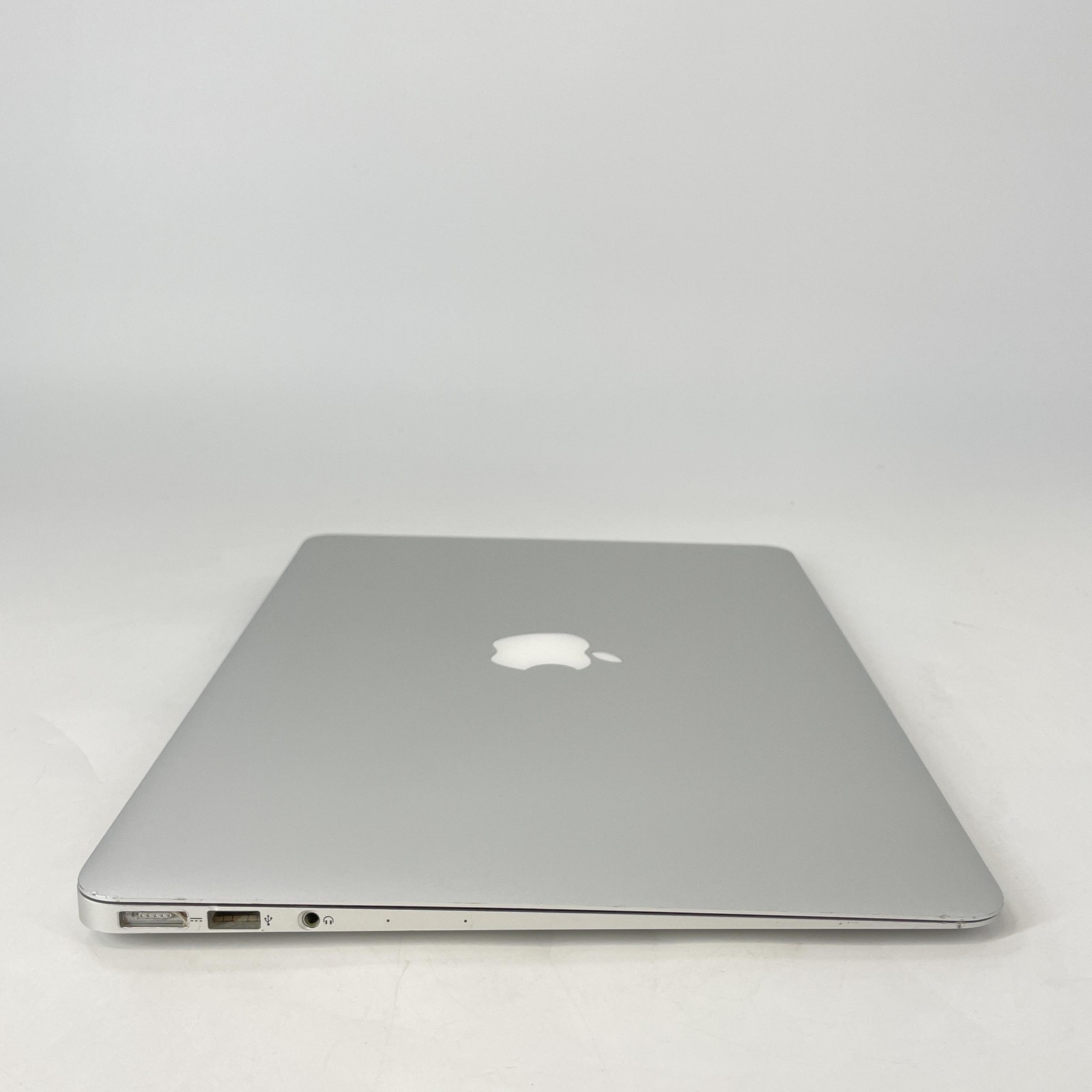 MacBook Air 13 Silver Early 2015 1.8 GHz Intel Core i5 5th Gen. 8GB 1TB SSD Good