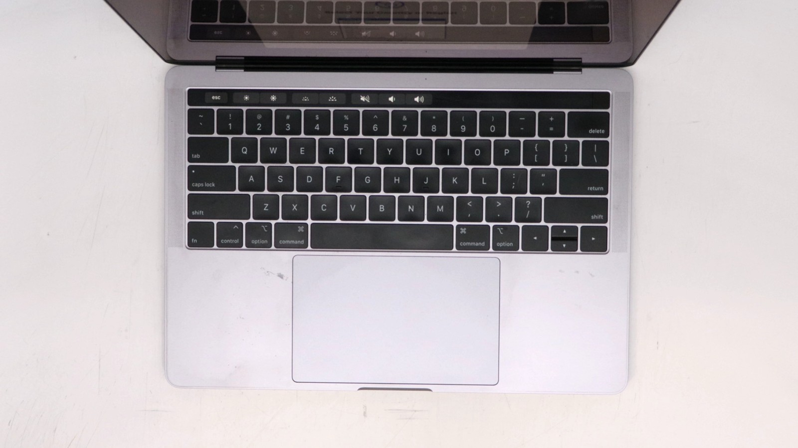 Apple Macbook Pro 13″ i5-8259U 16GB 256GB – Very Good