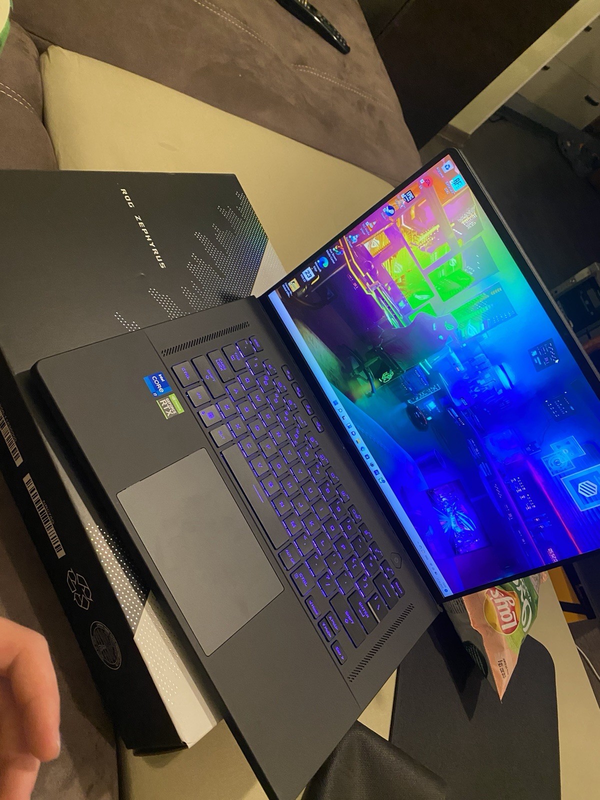 ROG Zephyrus M16 GU603ZM 12th Gen Intel(R) Core(TM) i7-12700H 2.30 GHz. (1T)