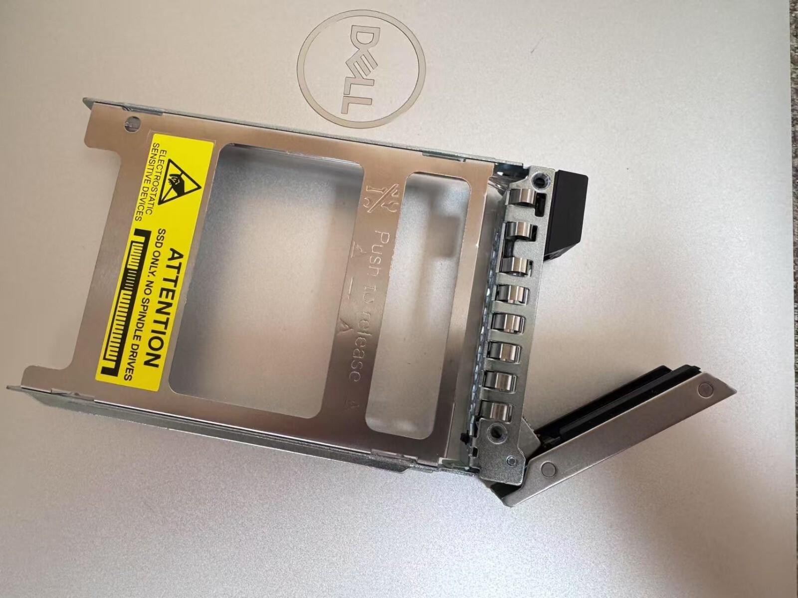 Lot Dell MKC9M GEN14/G15 2.5″ HDD Caddy Tray R750 R650 R550 R450 T550 T350 R640