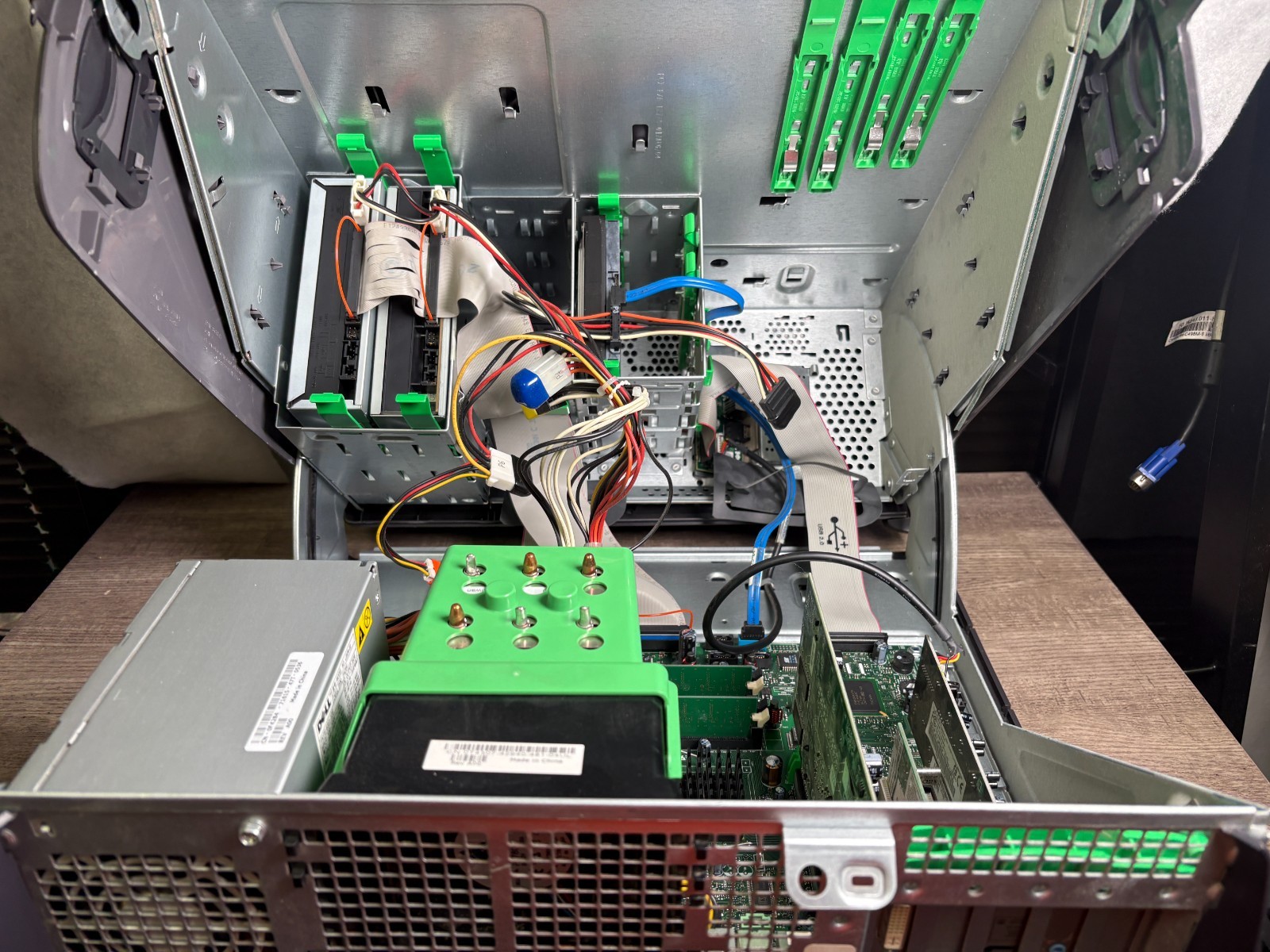 Dell Dimension 8400 Intel Pentium 4 3.00GHz 4GB