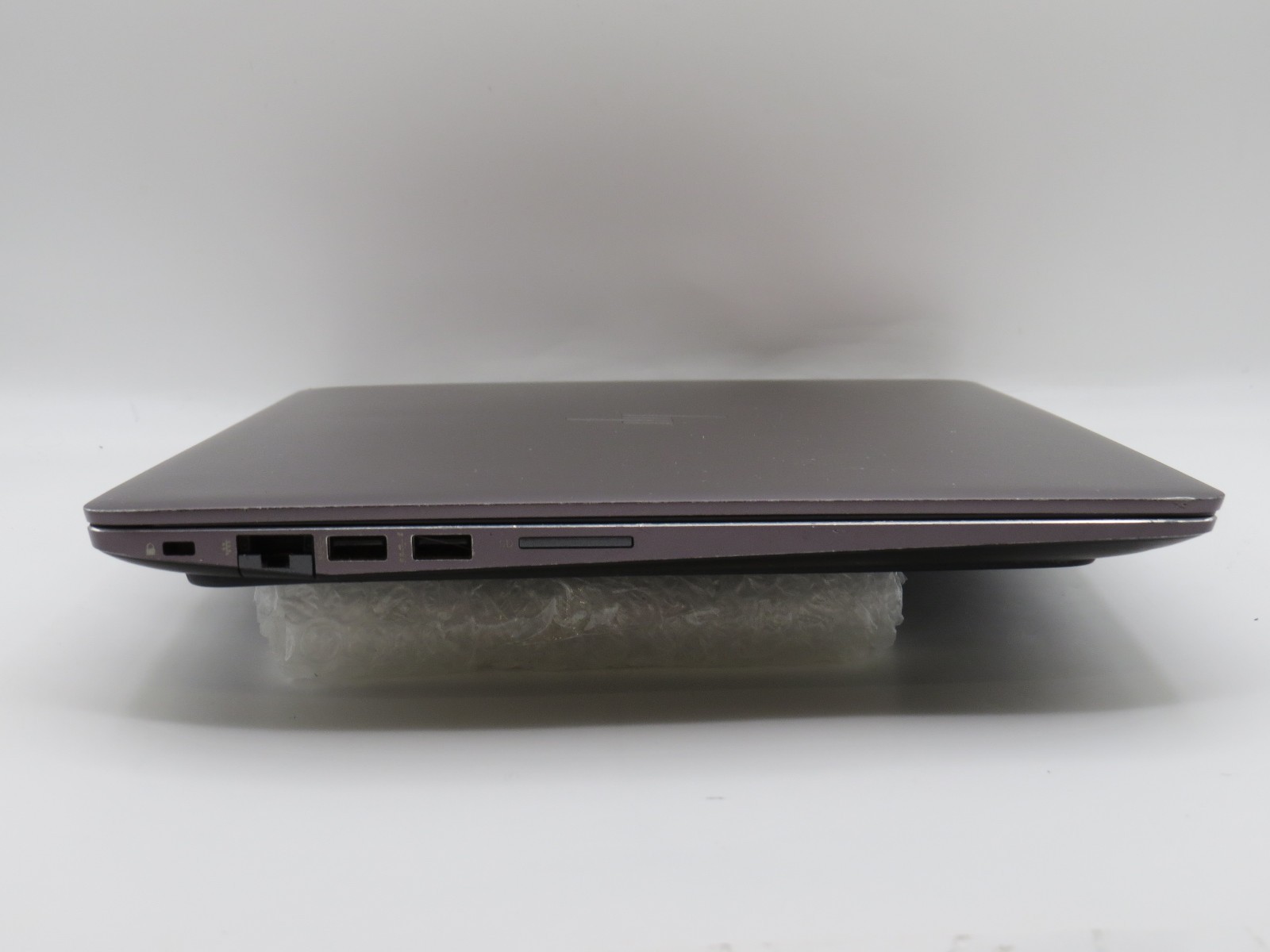 HP Zbook Studio G4 i7-7820HQ @ 2.9GHz 16GB DDR4 256GB m2 15″ No OS/AC