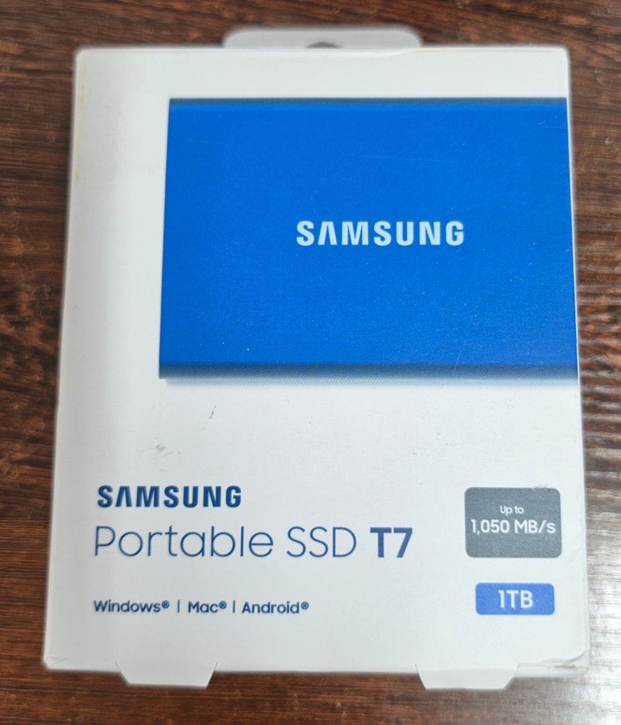 New Samsung T7 1TB Portable External SSD in Blue – Open Box