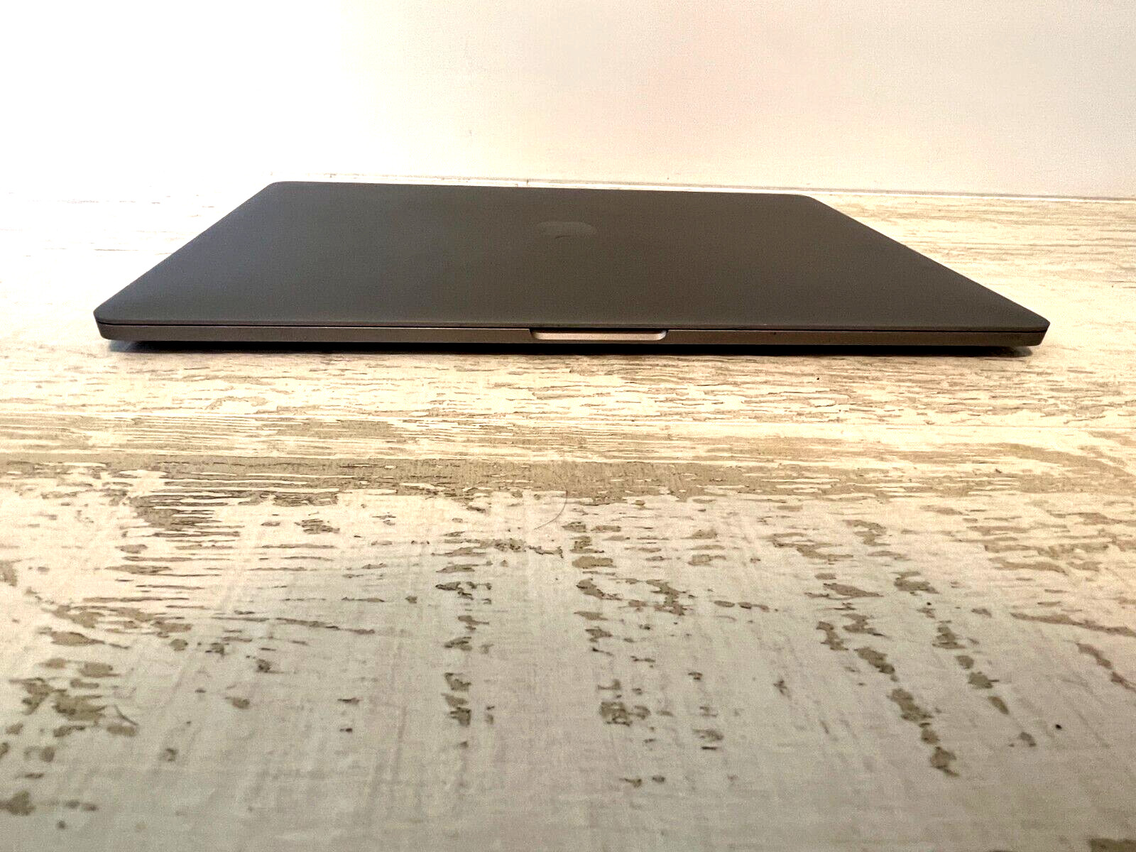 Apple MacBook Pro 15″ Touch Bar 256GB SSD 16GB i7 Ventura Space Gray – Warranty