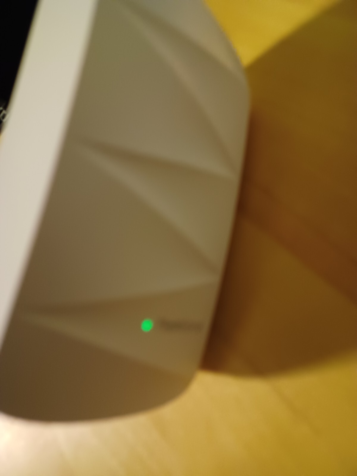 MeshForce Whole Home Mesh WiFi System M3 Suite (1 WiFi Point + 1 WiFi Dot)