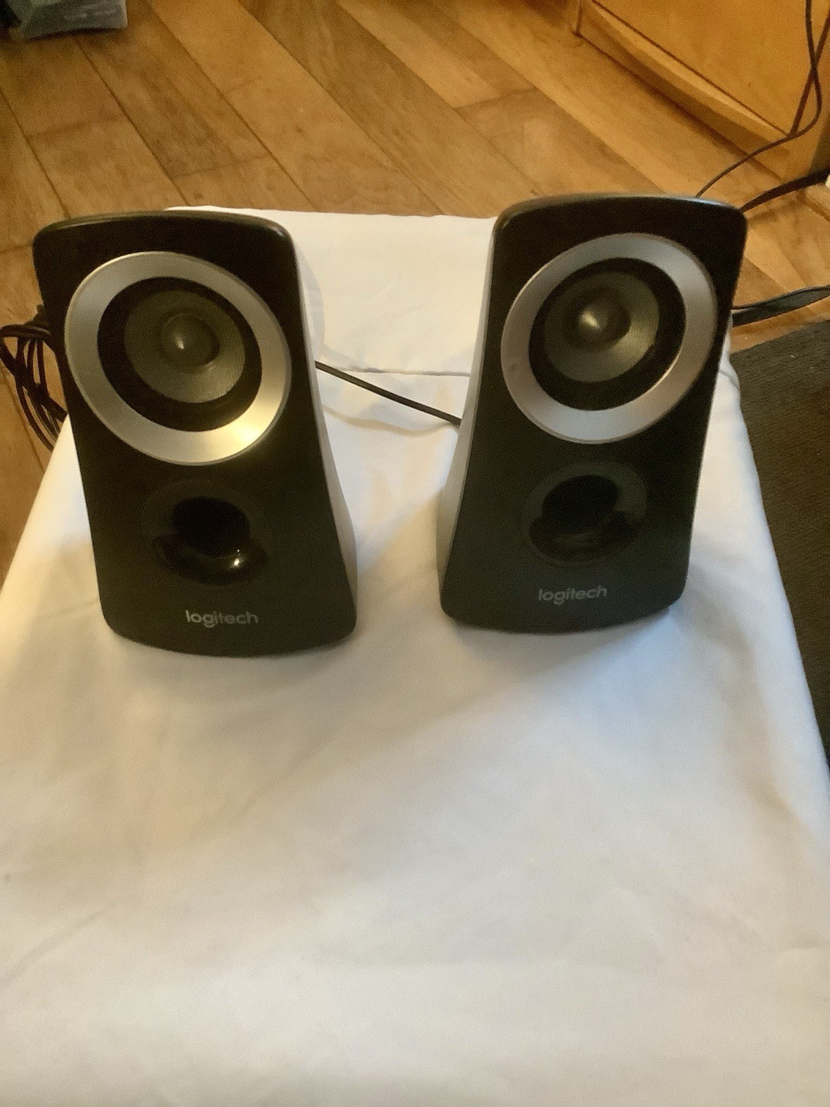 Logitech Z313 2.1 Multimedia Speaker System w/Subwoofer 50W Peak PC TV Gaming
