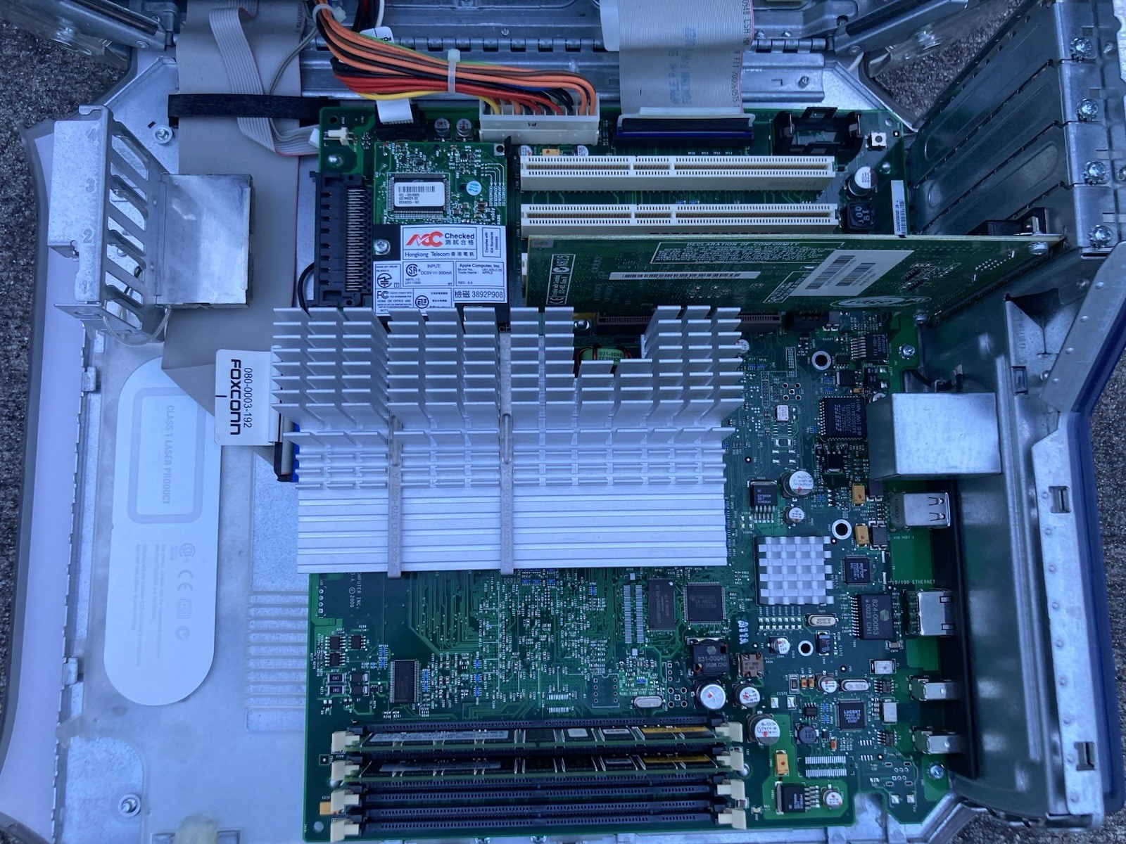 Power Mac G4 M5183 Dual 500 MHz, ATI Rage 128 Pro, Pro Keyboard M7803, OS X 10.2